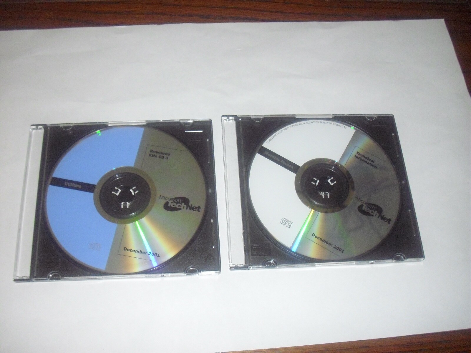 Microsoft TechNet December 2001, Monthly Issues & Utilities CDs