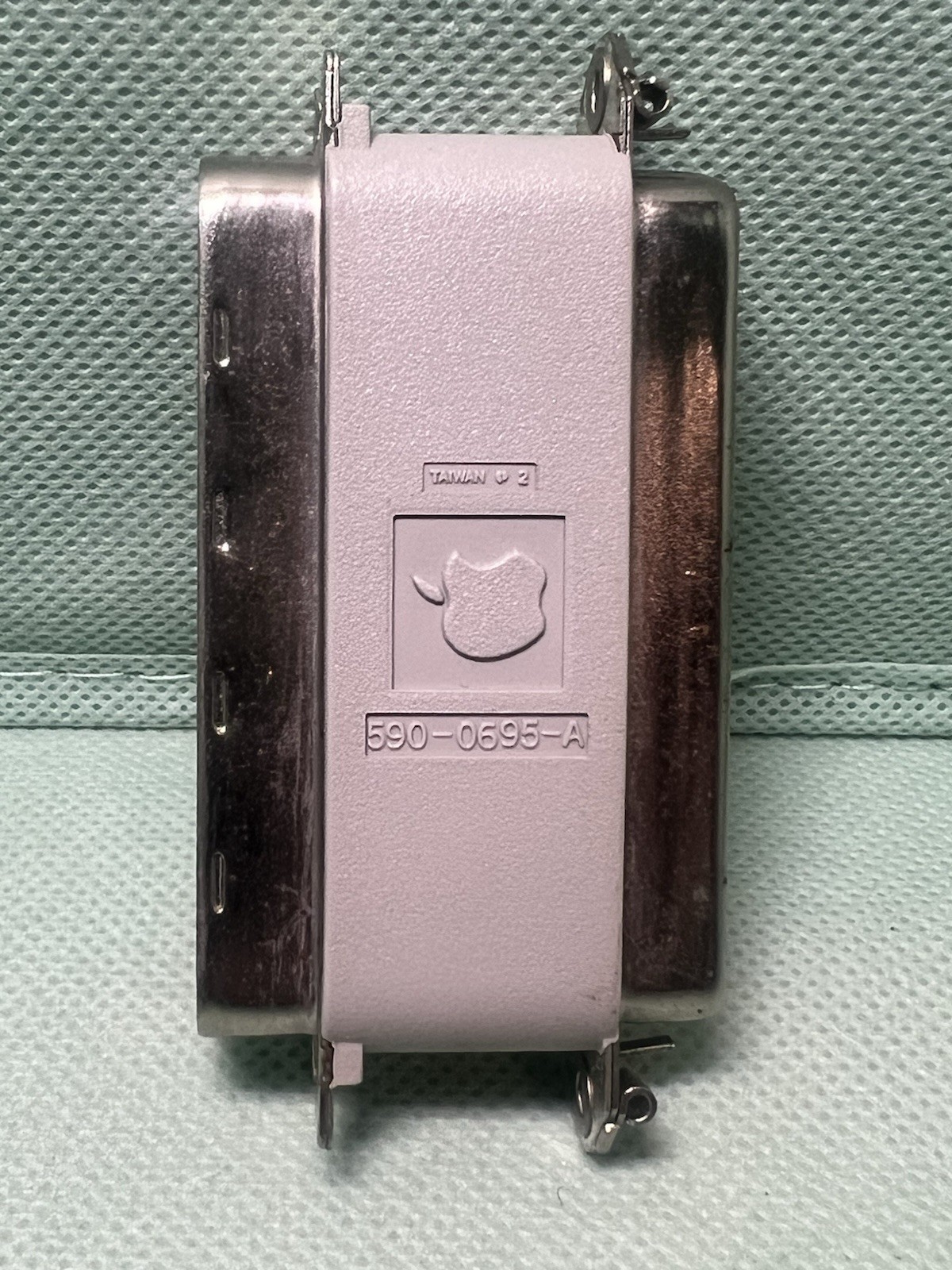Apple 590-0695-A Adapter Connector for Apple, Vintage Adapter