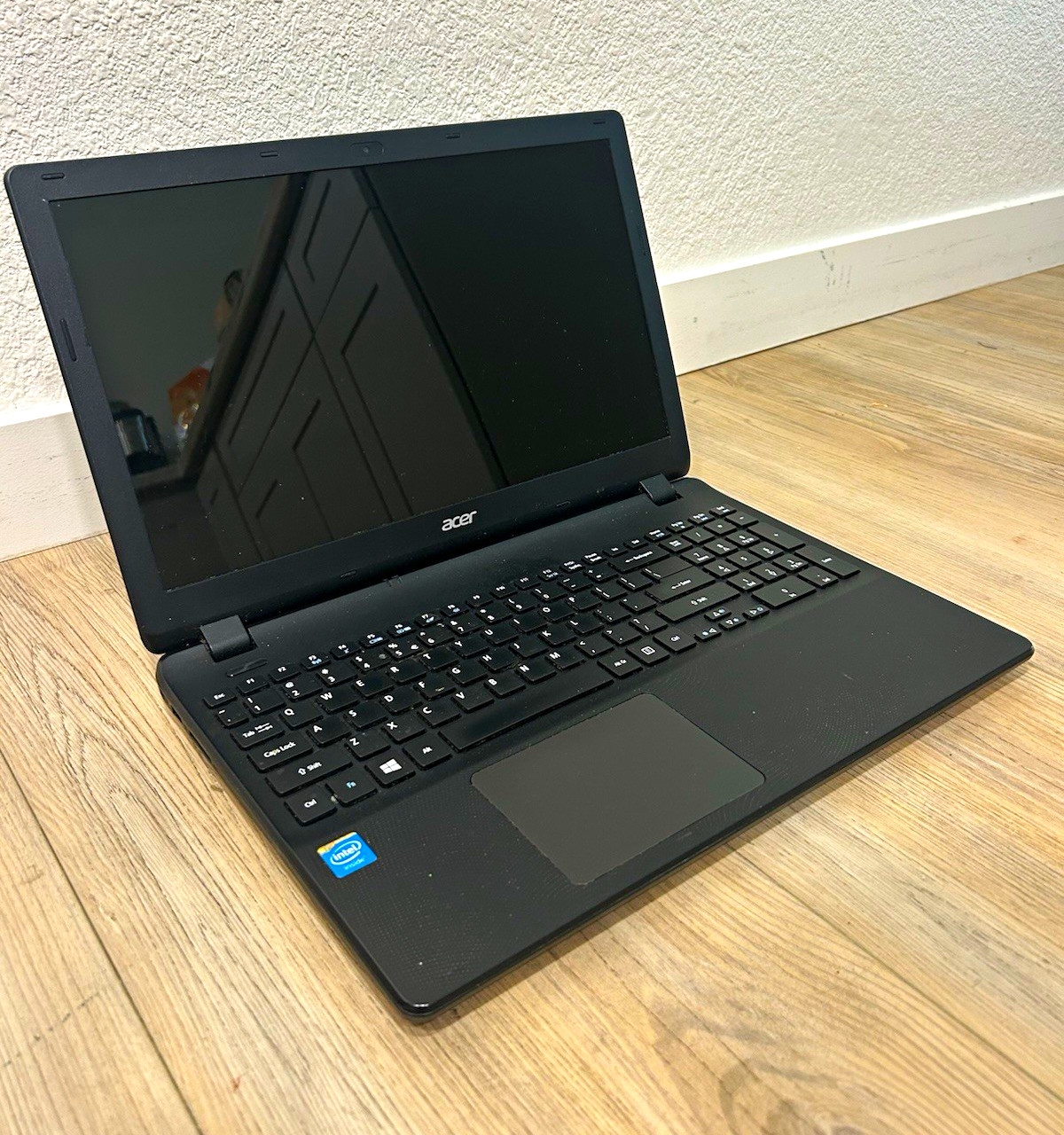 Acer Aspire ES1-512 15.6" Intel Celeron N 2GB 500GB HDD Wi-Fi BT HDMI