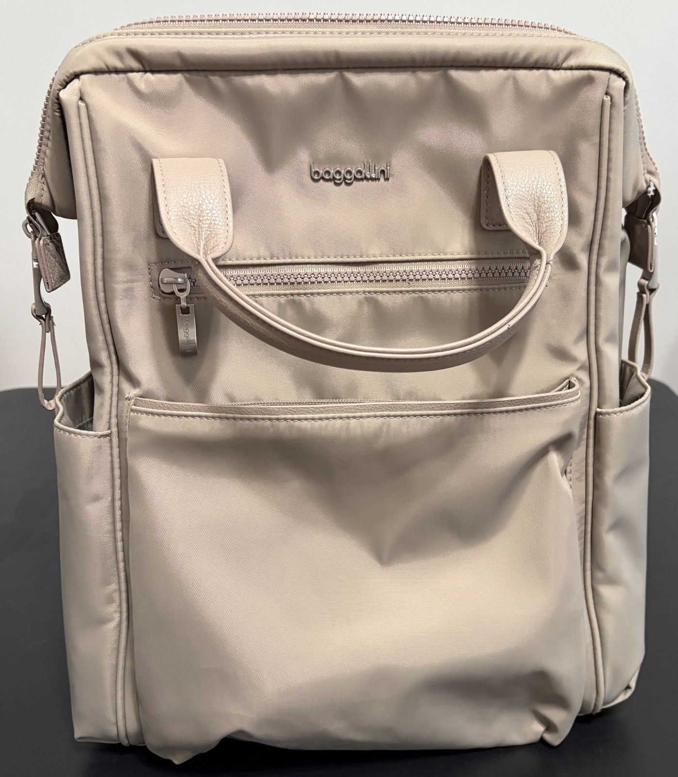 BAGGALINI SoHo Backpack Laptop Bag, Water Resistant, excellent cond