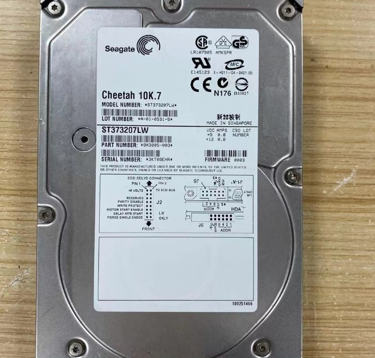 Seagate Cheetah ST373207LW 10k.7 73 Gb SCSI 3.5 Internal Hard Drive