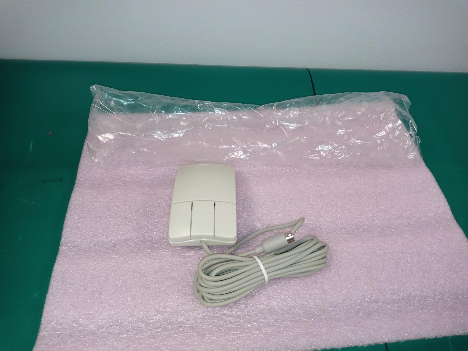Digital Equipment Corporation Beige with three buttons PS/2 mouse PC7XS-CA