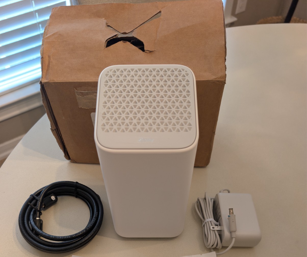 Xfinity XB7-CM WiFi Router Modem White and Power Supply. 