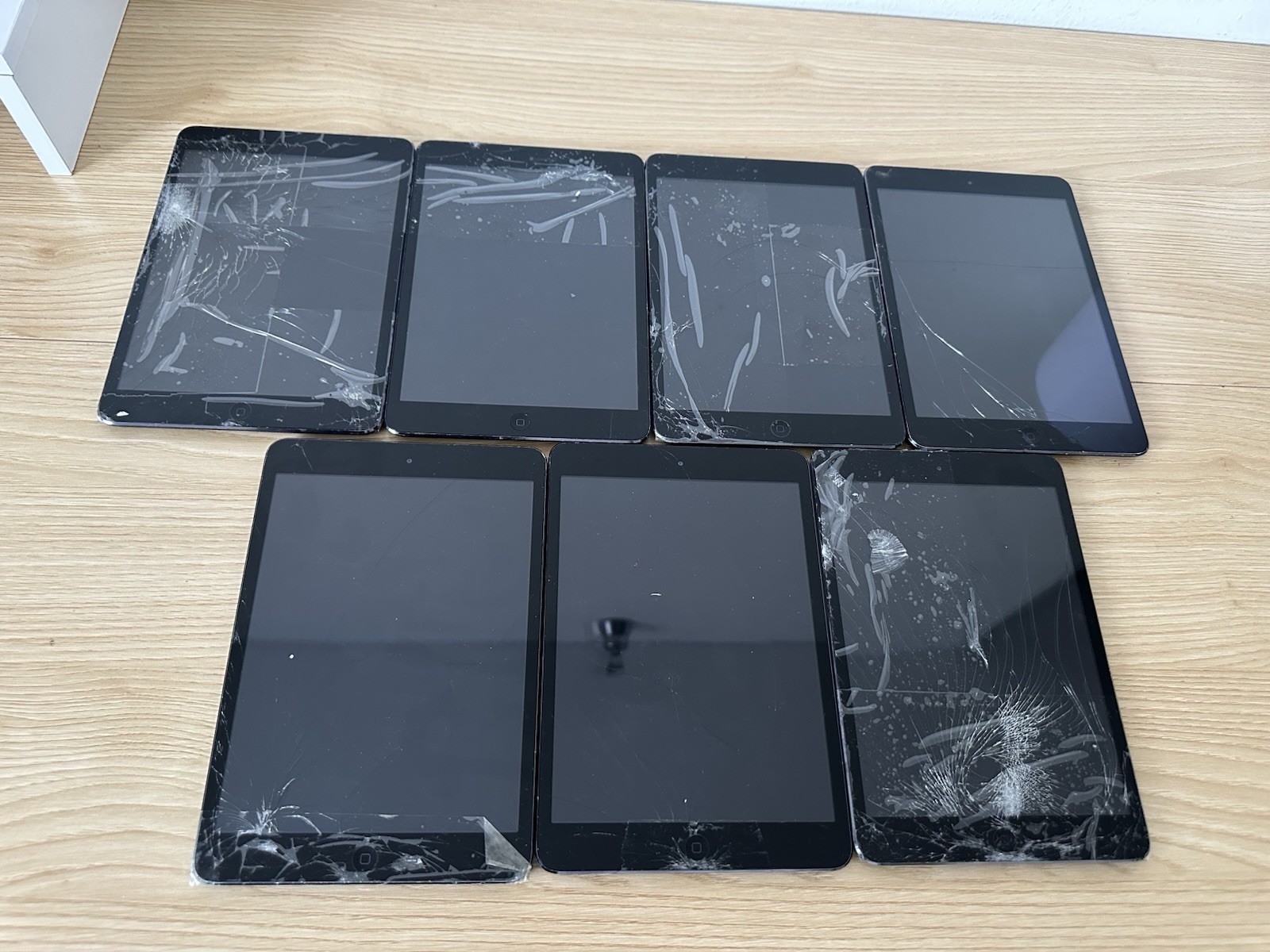 7x Apple iPad Mini Tablet A1432 – School Engraved – Untested – Cracked