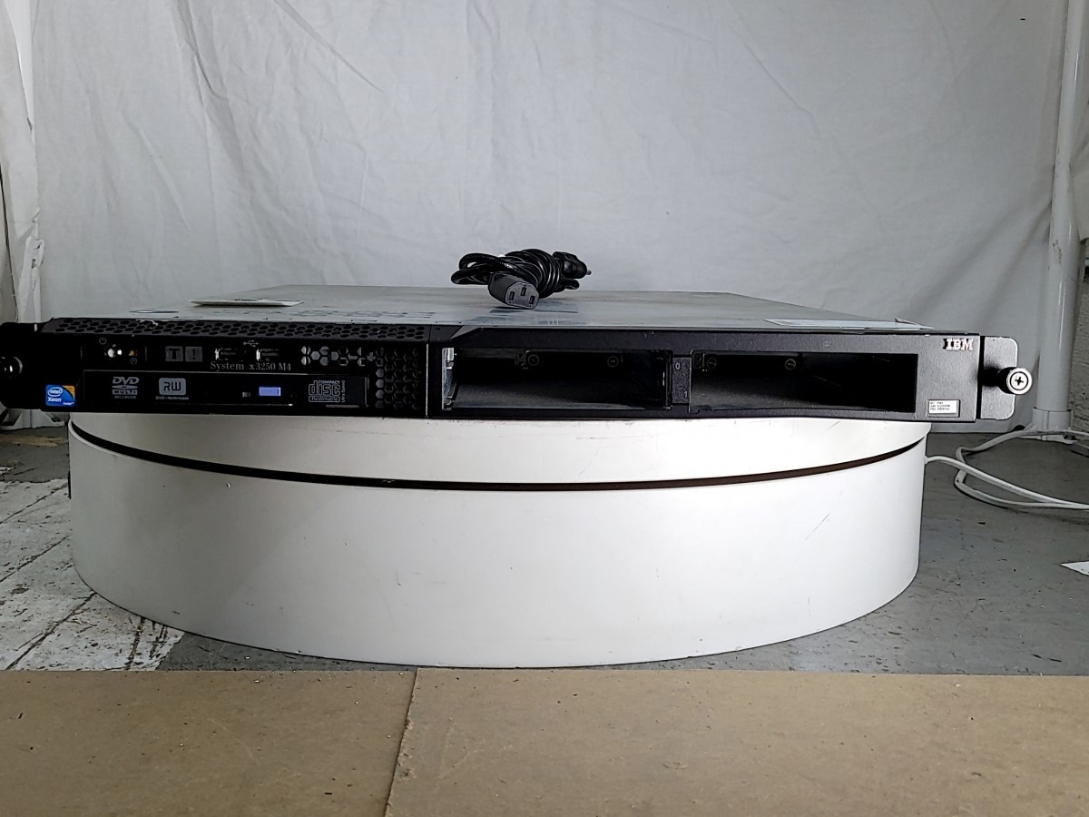 IBM SYSTEM X3250 M4 2583AC1 3.5x2 Server XEON E31220 4GB SEE NOTES