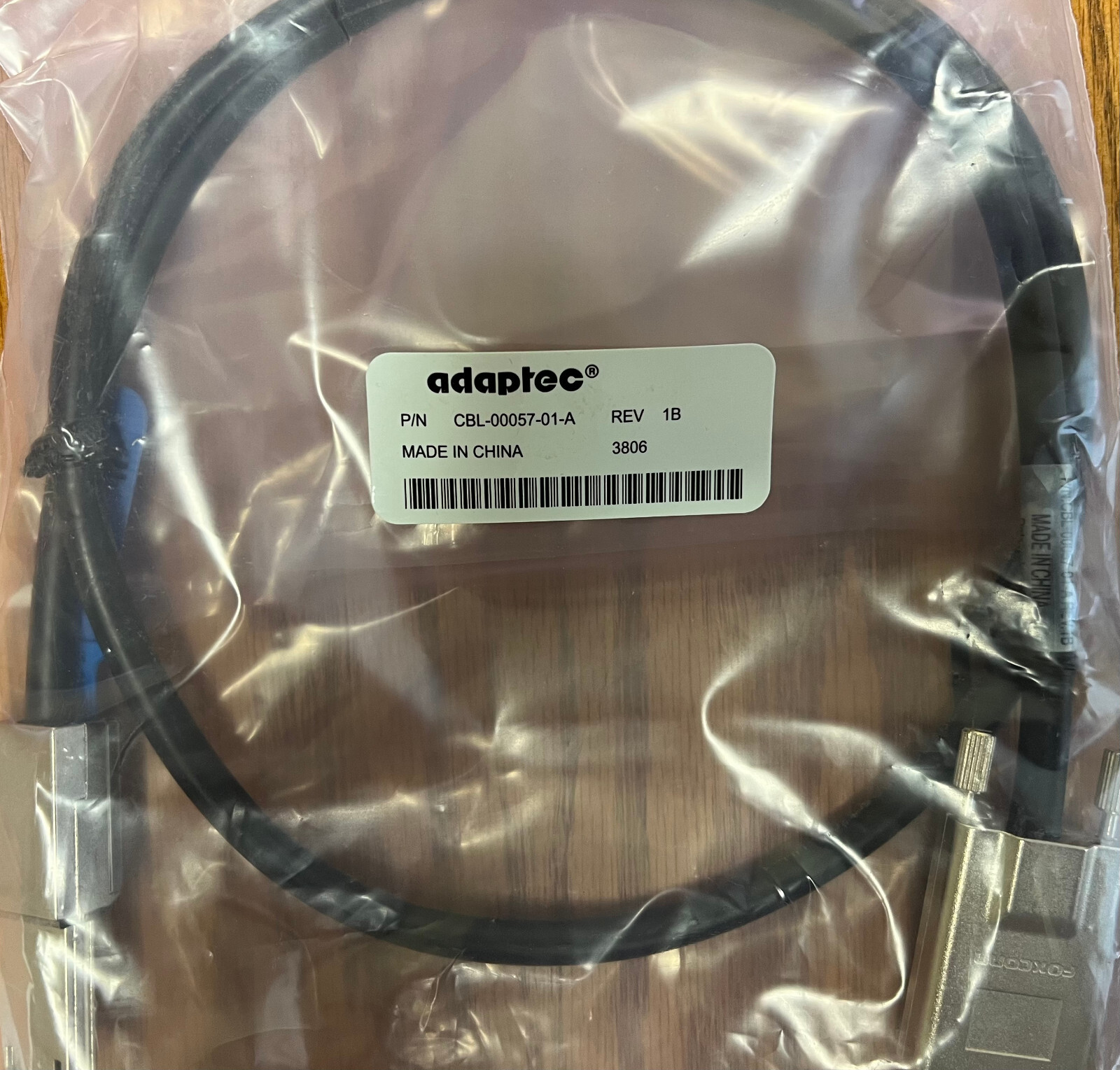 Adaptec CBL-00057-01-A Multilane 4X SAS SFF-8470 to minSAS SFF-8088 Cable 1Meter