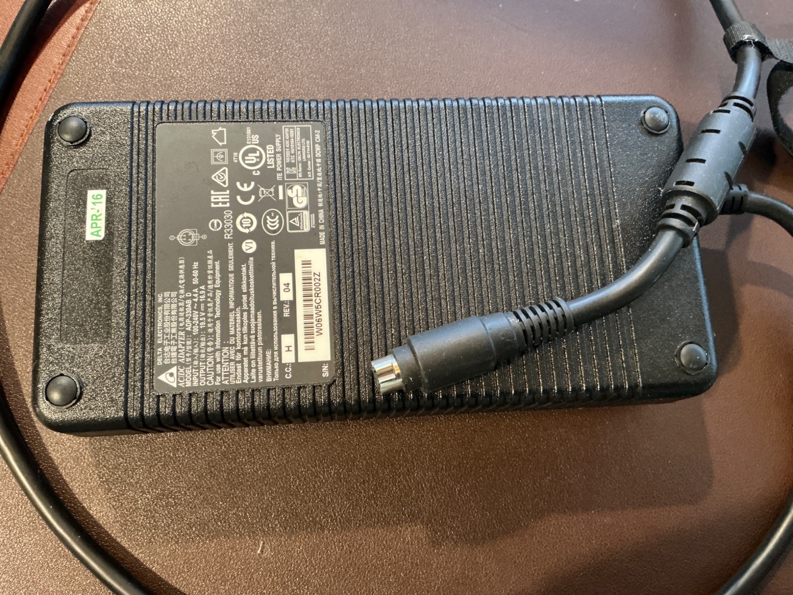 Genuine Delta ADP-330AB D 330W 19.5V 16.9A AC Adapter 4-Pin Clevo Sager
