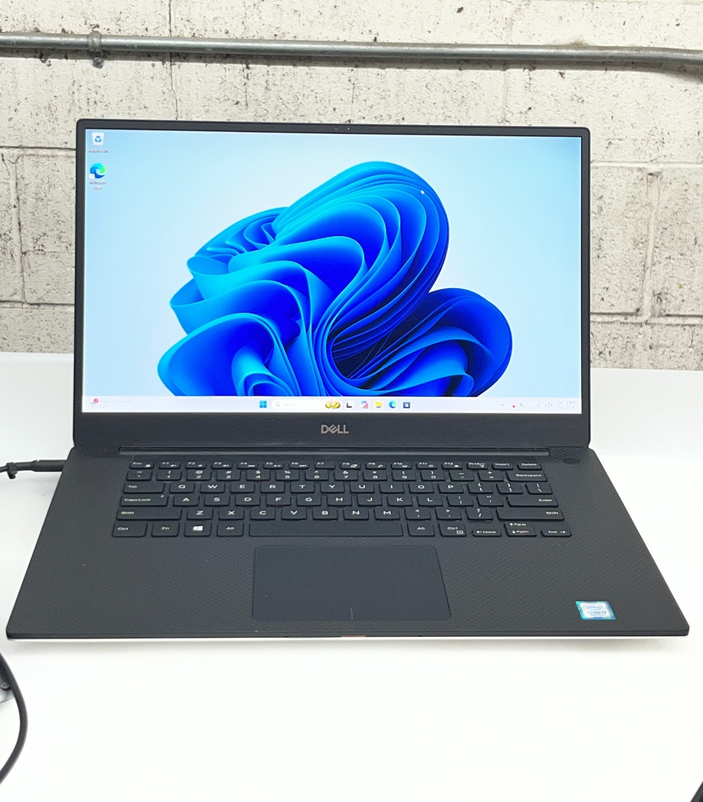 DELL PRECISION 5540 i9-9980HK 16GB 256GB NVMe NVIDIA QUADRO T2000 4GB w/AC W11P