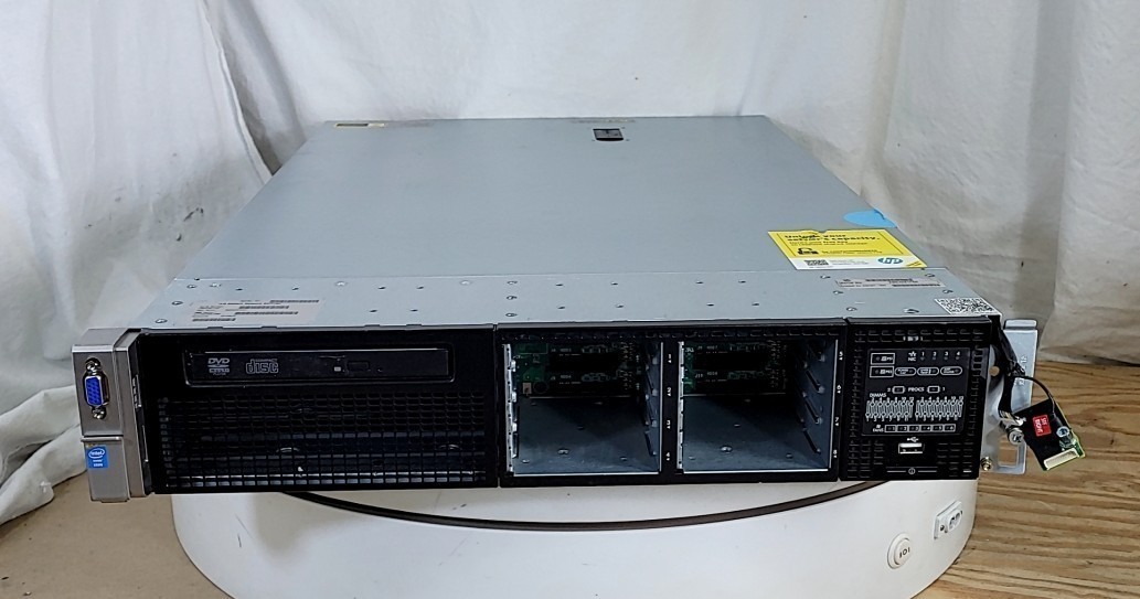 HP PROLIANT DL380 G8 642121-001 2.5"x8 Server XEON E5-2609 NO RAM SEE NOTES
