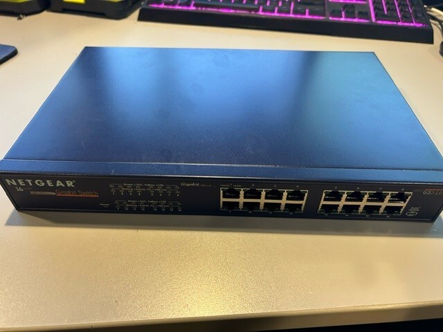 Netgear Model GS516T