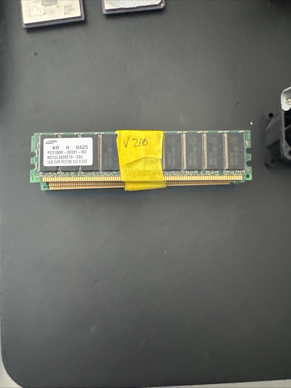Samsung 1GB DDR PC2100 ECC RAM M312L2828ET0-CA2