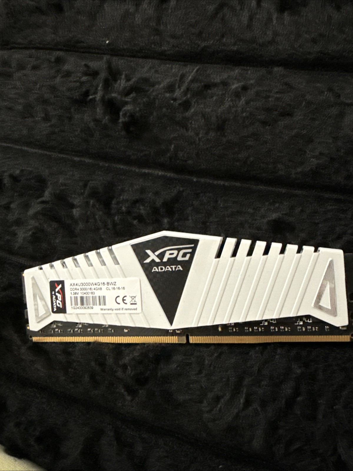 ADATA XPG AX4U3000W4G16-BWZ DDR4-3000MHZ CL16 Memory Module 4gx8