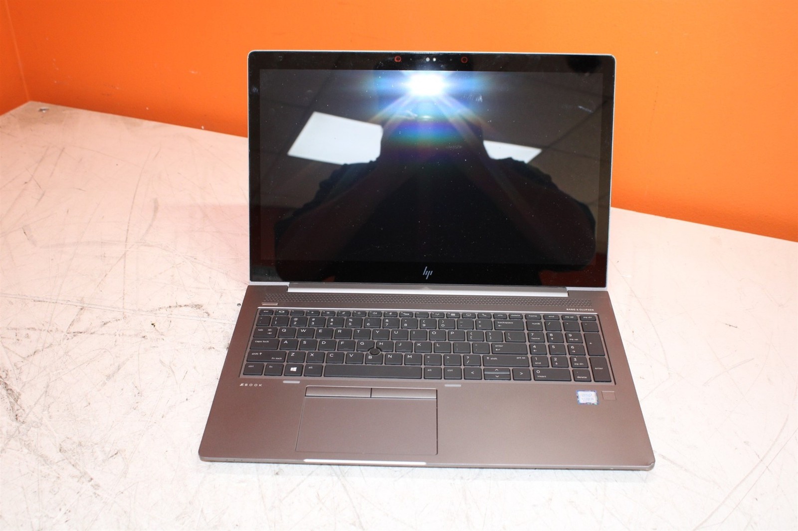 Scratched LCD HP ZBook 15u G5 Intel i5-8250U 1.6GHz 8GB 512GB SSD w/ OS