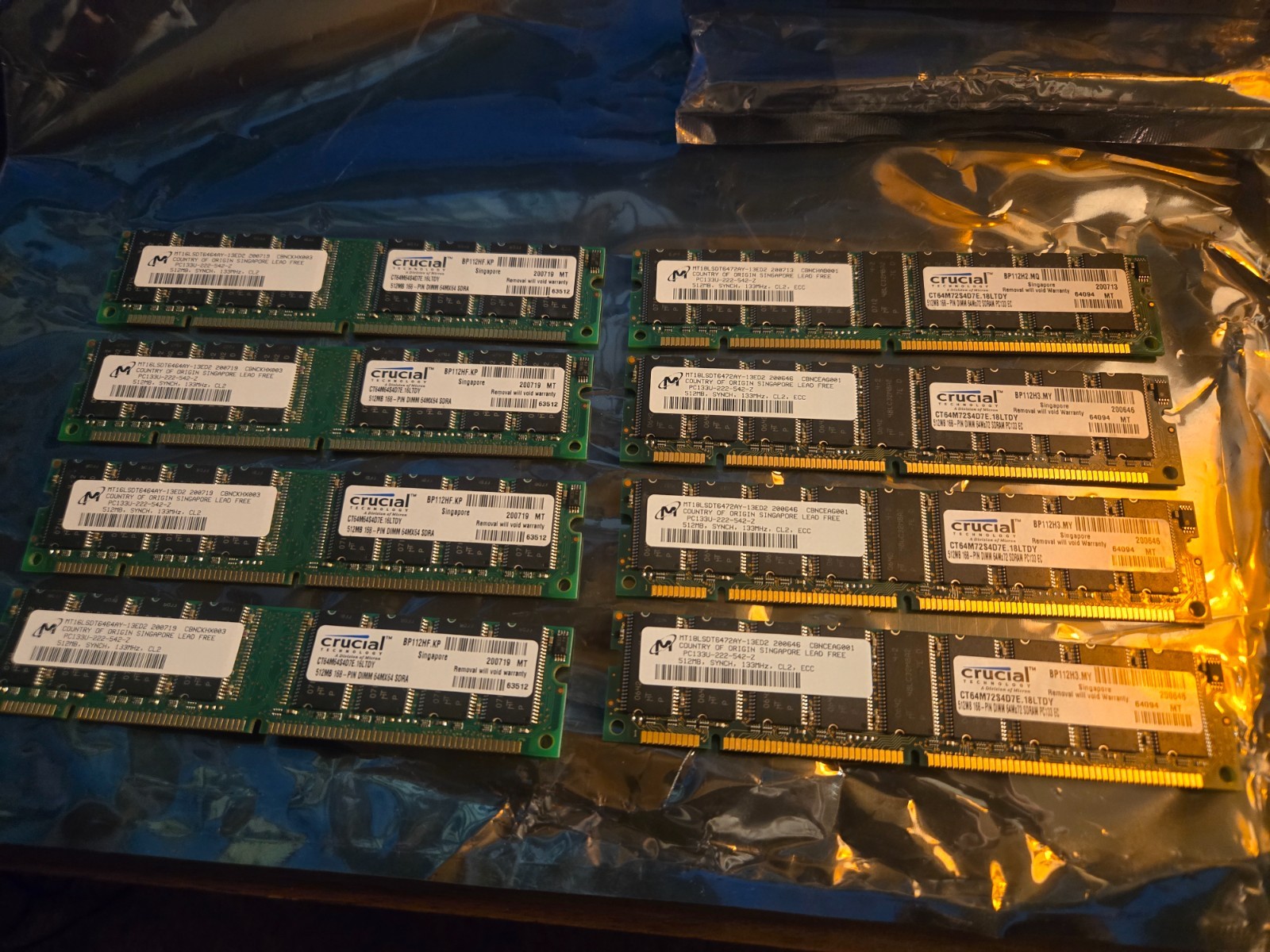 Lot of 8 CRUCIAL 512MB SDRAM DIMMS 133MHz PC133U-222-542-Z ECC