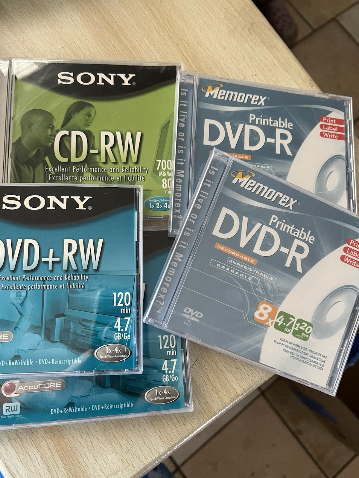 3 Sony cd-RW 80min- 120min -2 Memorex DVD-R8X-4.7GB-120min