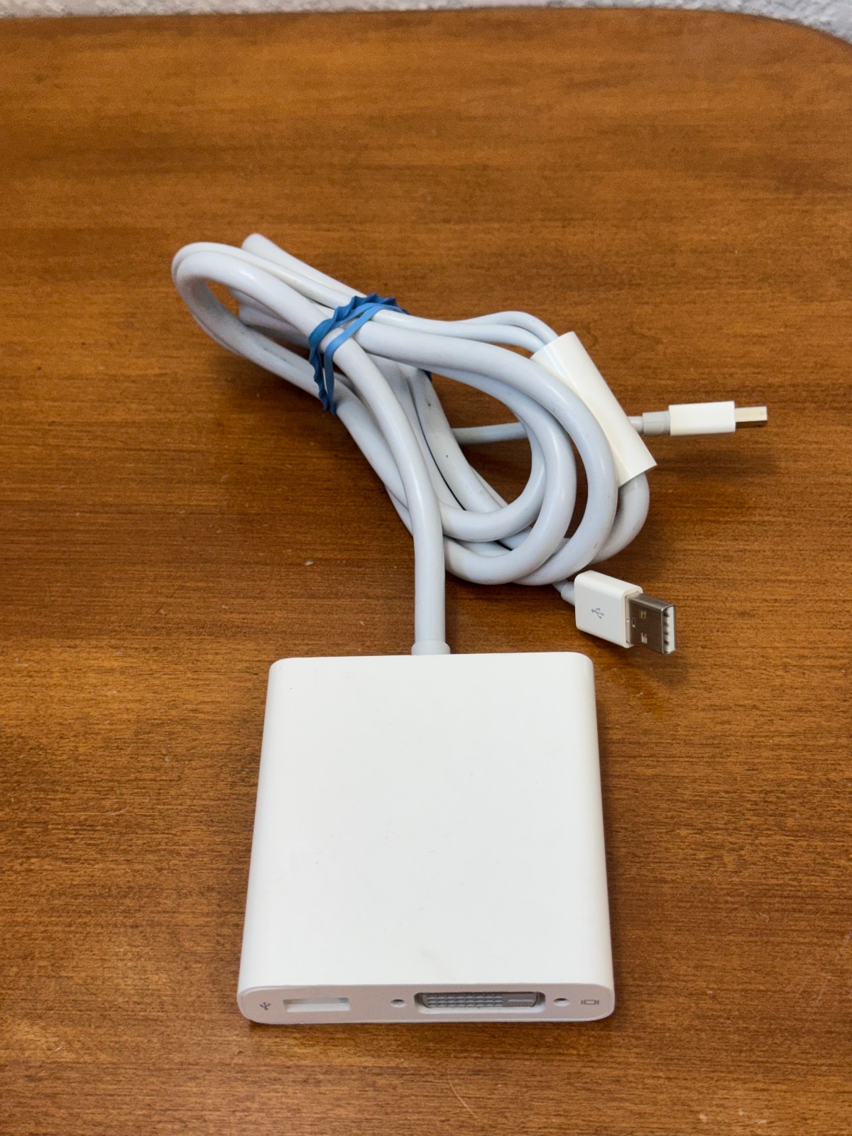 GENUINE Apple A1306 Mini Display Port to Dual-link DVI Adapter - White