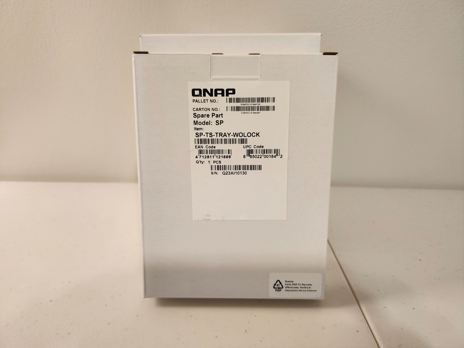 (6) New In Boxes QNAP SP-TX-TRAY-WOLOCK UPC#885022001842 Great Condition