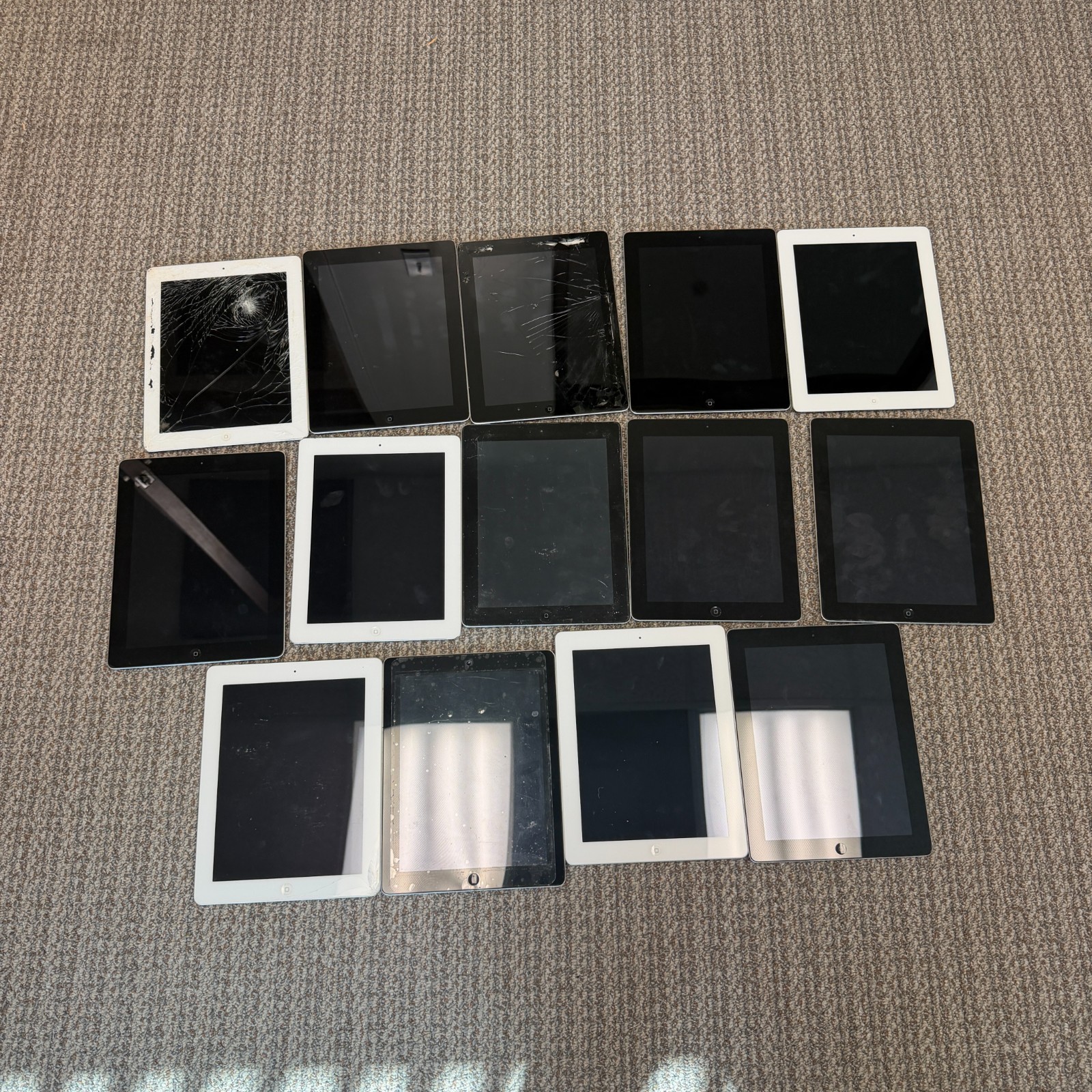 Lot of 14 - Old iPads [UNTESTED, FOR PARTS]
