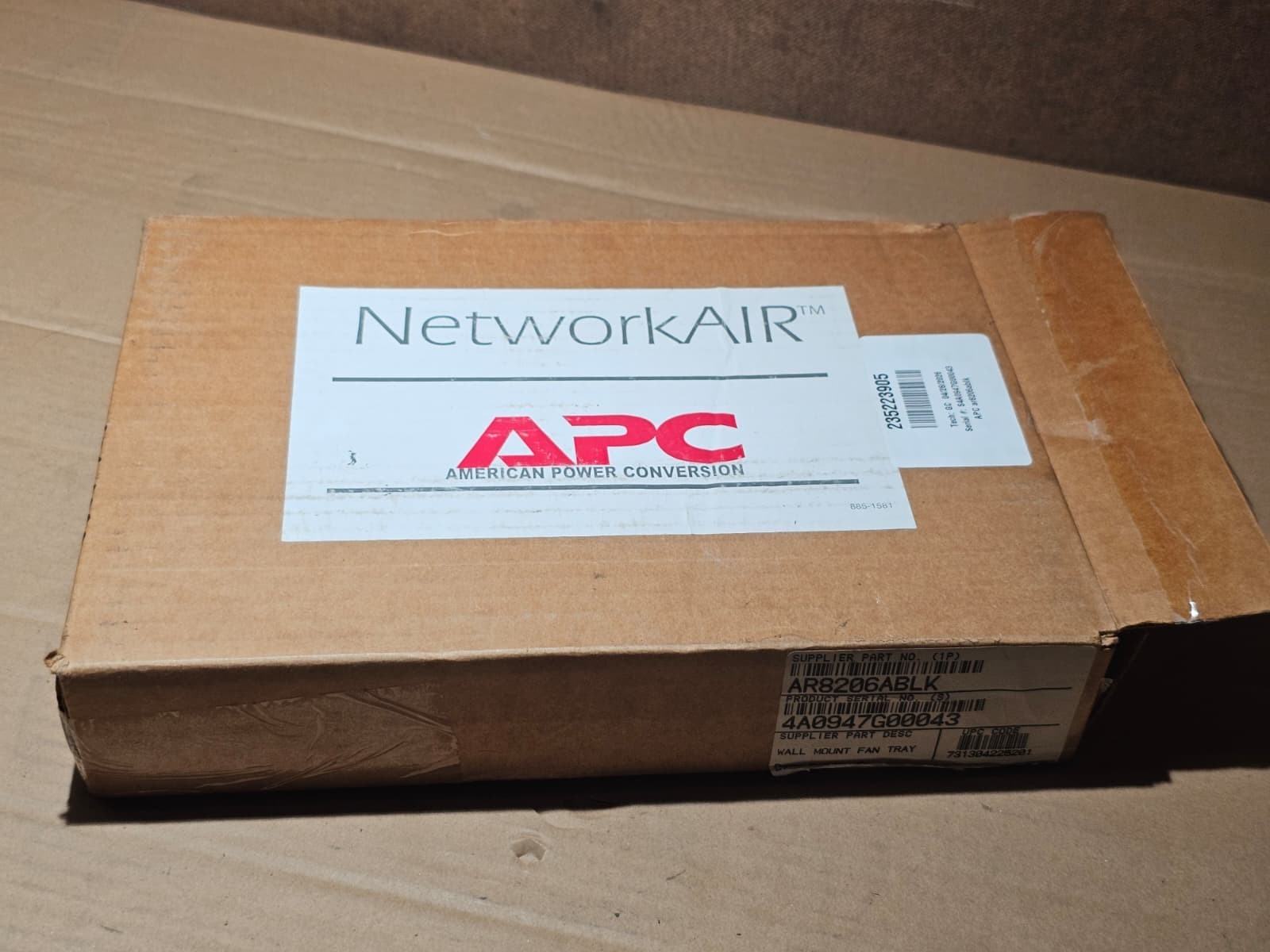 APC AR8206ABLK Roof Fan Tray for NetShelter WX Enclosures 2 220 CFM