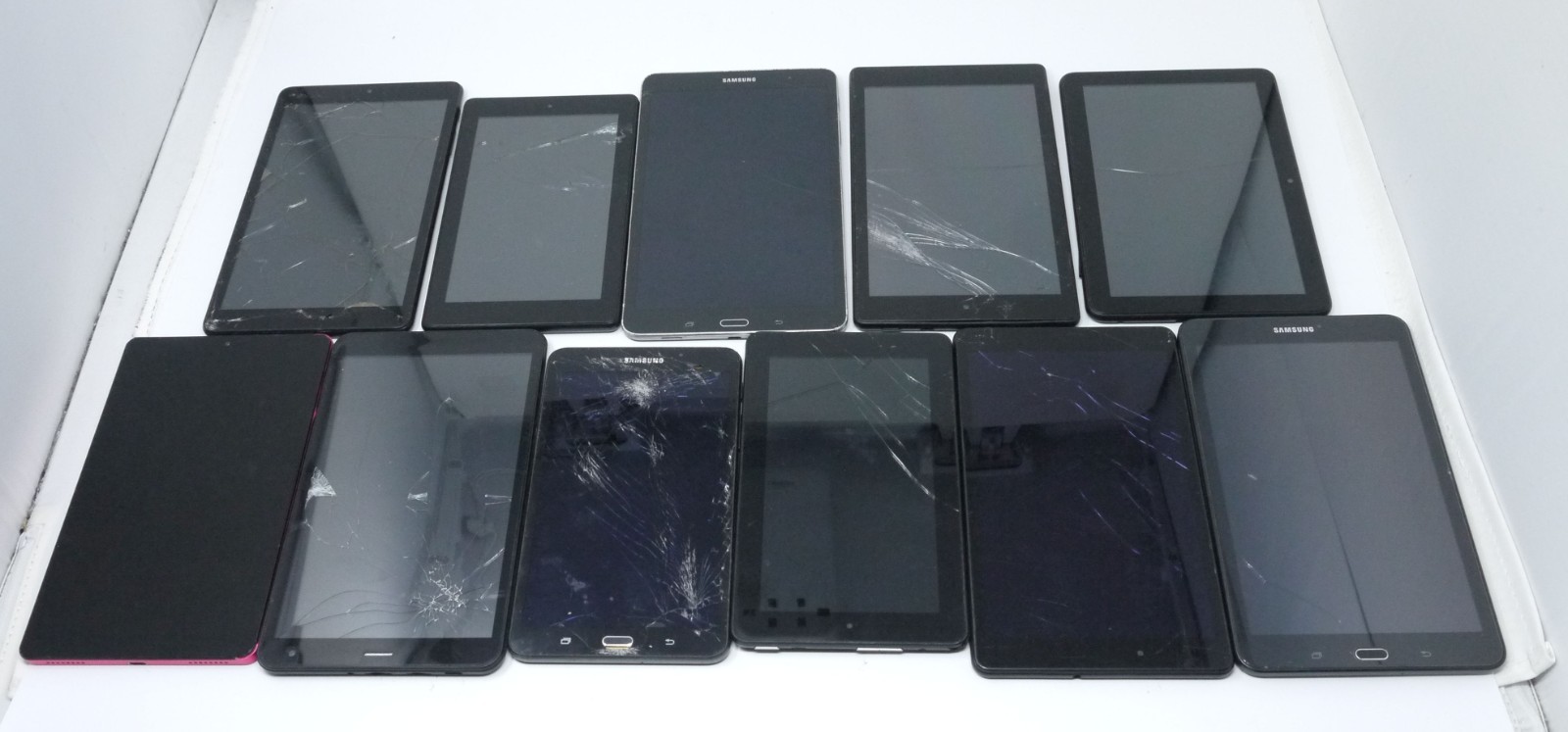 Lot of 11 Fairly Modern Cracked Tablets for Parts Bundle - Samsung / ONN