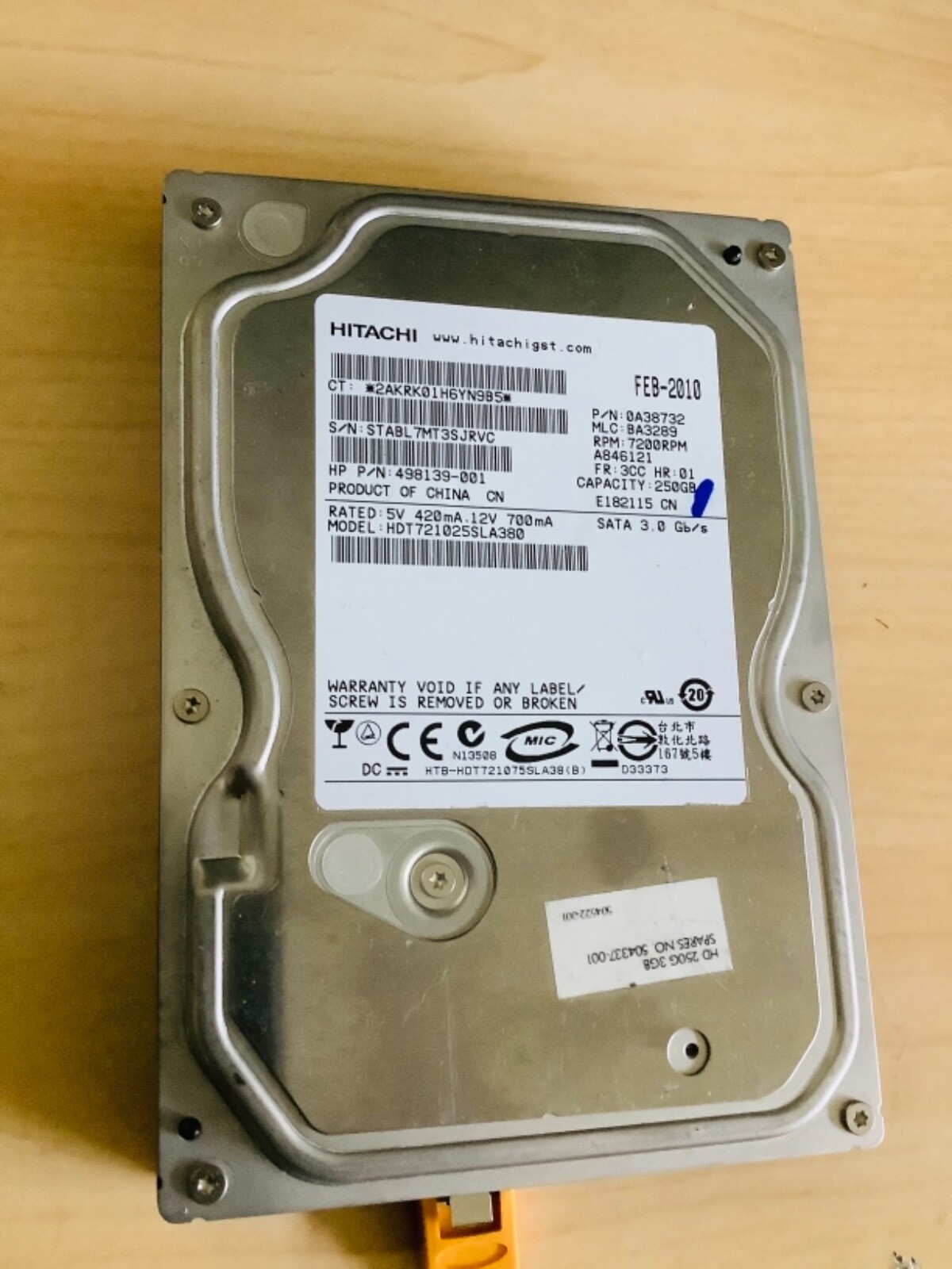 Hitachi Deskstar 7K1000.B HDT721025SLA380 250GB Internal 7200RPM 3.5" (0A38006)