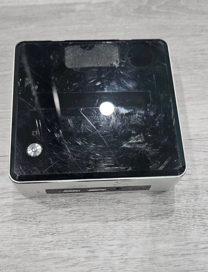 Intel NUC NUC6I5SYK (Intel Core i5 6th Gen., 2.80GHz) HD 128GB ,8GBDDrR4 Memory 