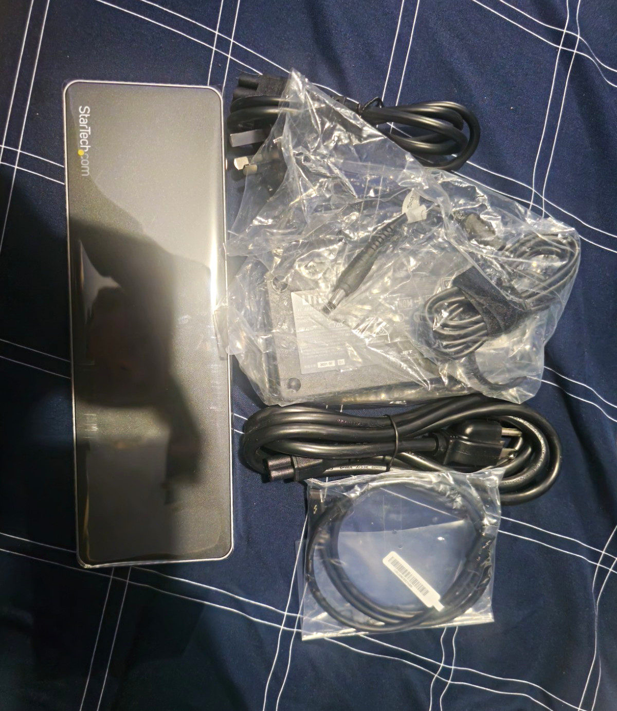 StarTech.com Laptop Docking Station Gray/Black w/ Adapter & Cables