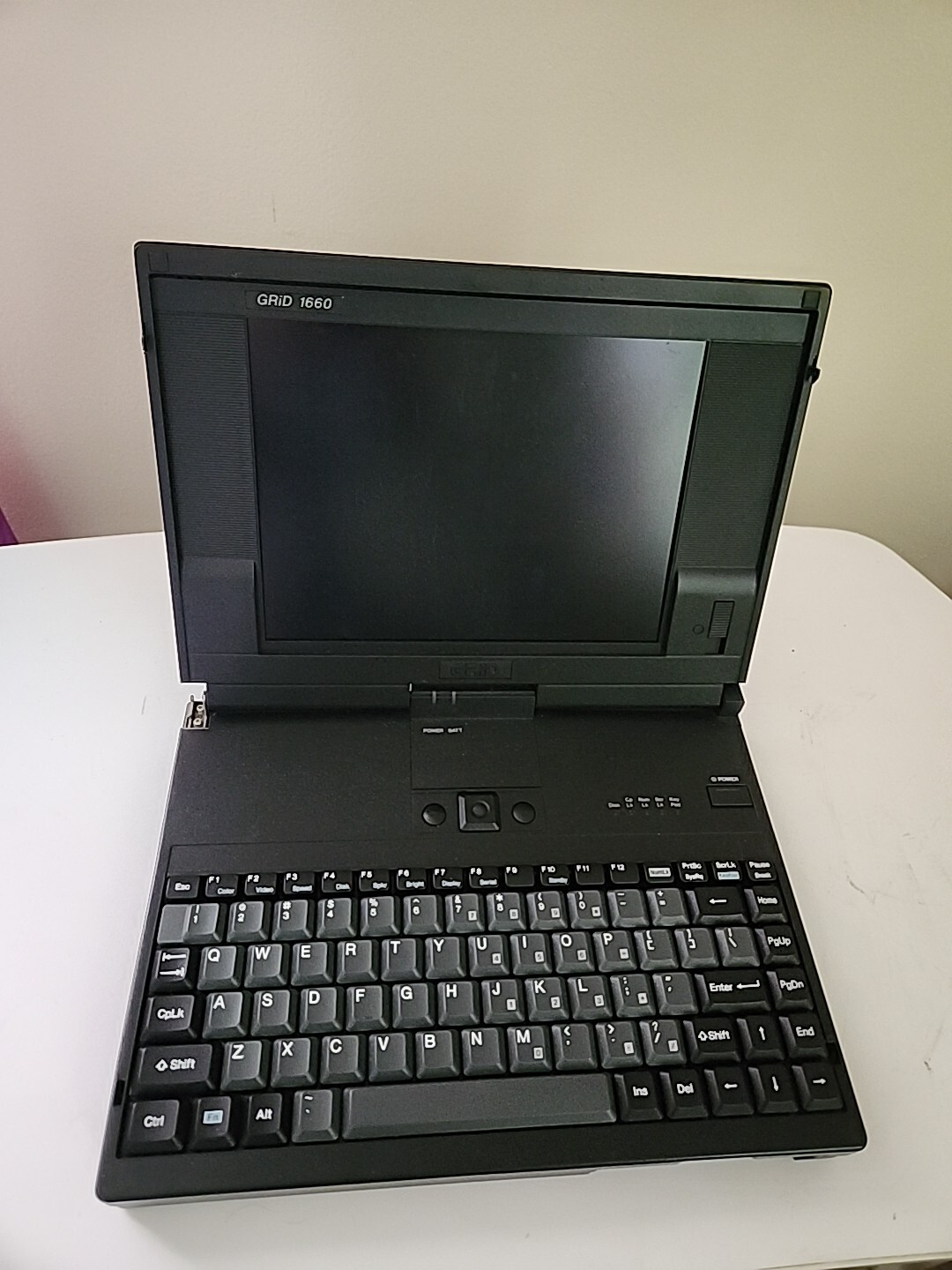 Vintage Grid 1660 Computer Laptop AS IS **NO POWER CORD** FOR PARTS OR REPAIR