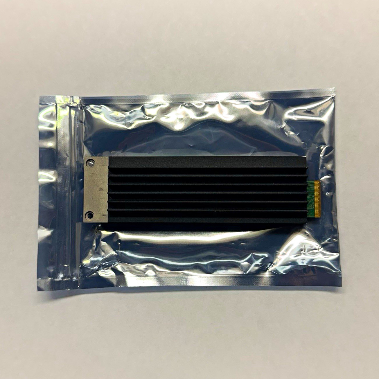 Micron 9550 Pro 3.84TB E1.S NVMe PCIe Gen5 x4 SSD Heatsink MPN
