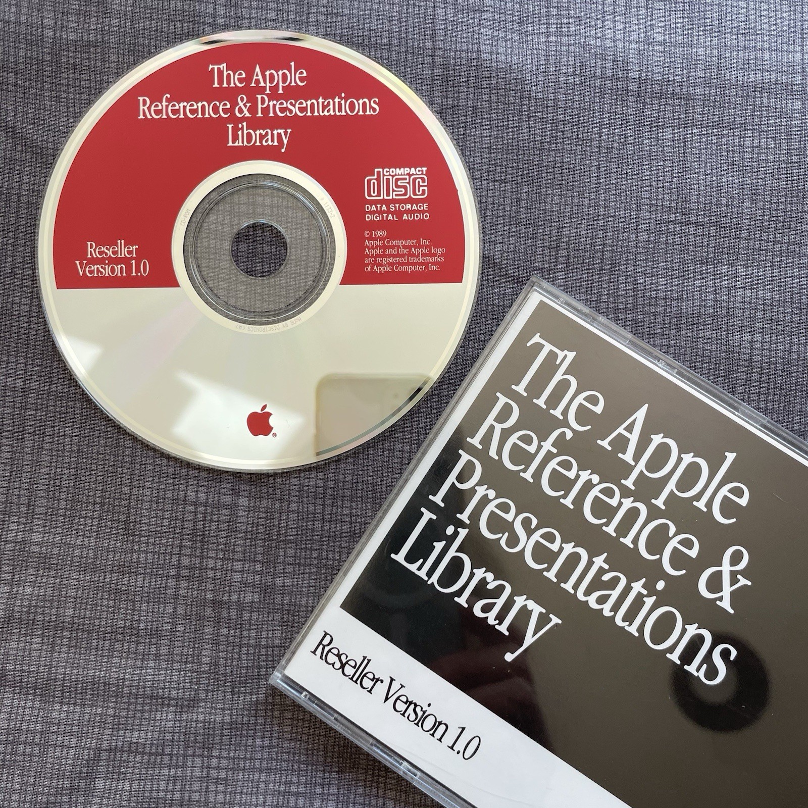 RARE 1989 Apple Reference & Presentations Library—v 1.0 Reseller—CD & Case—Vtg