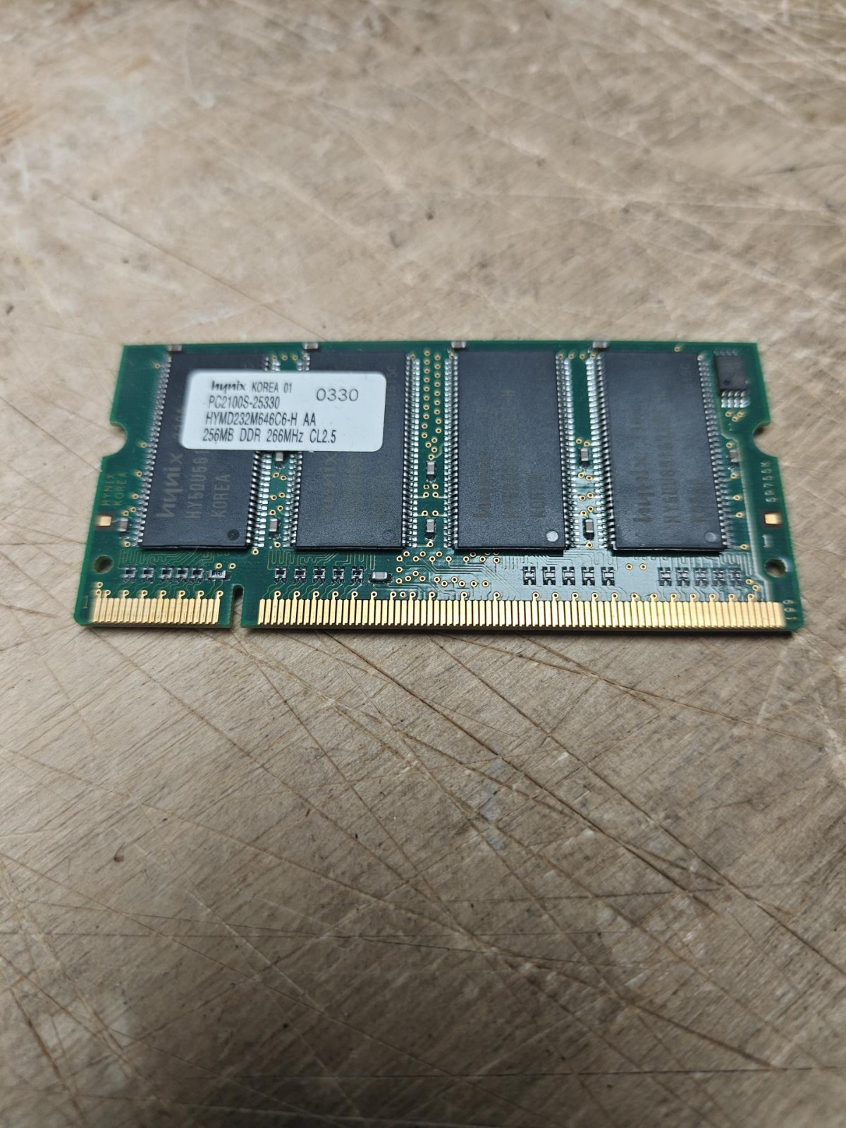 Hynix 256MB DDR1 266MHz PC2100S 200-Pin SO-DIMM Laptop RAM HYMD232M646C6-H