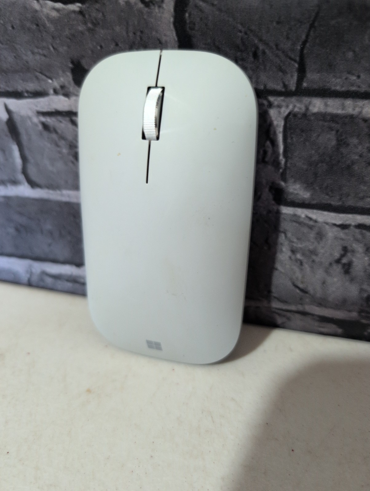 Microsoft Surface Wireless Computer Mice - Platinum. U6
