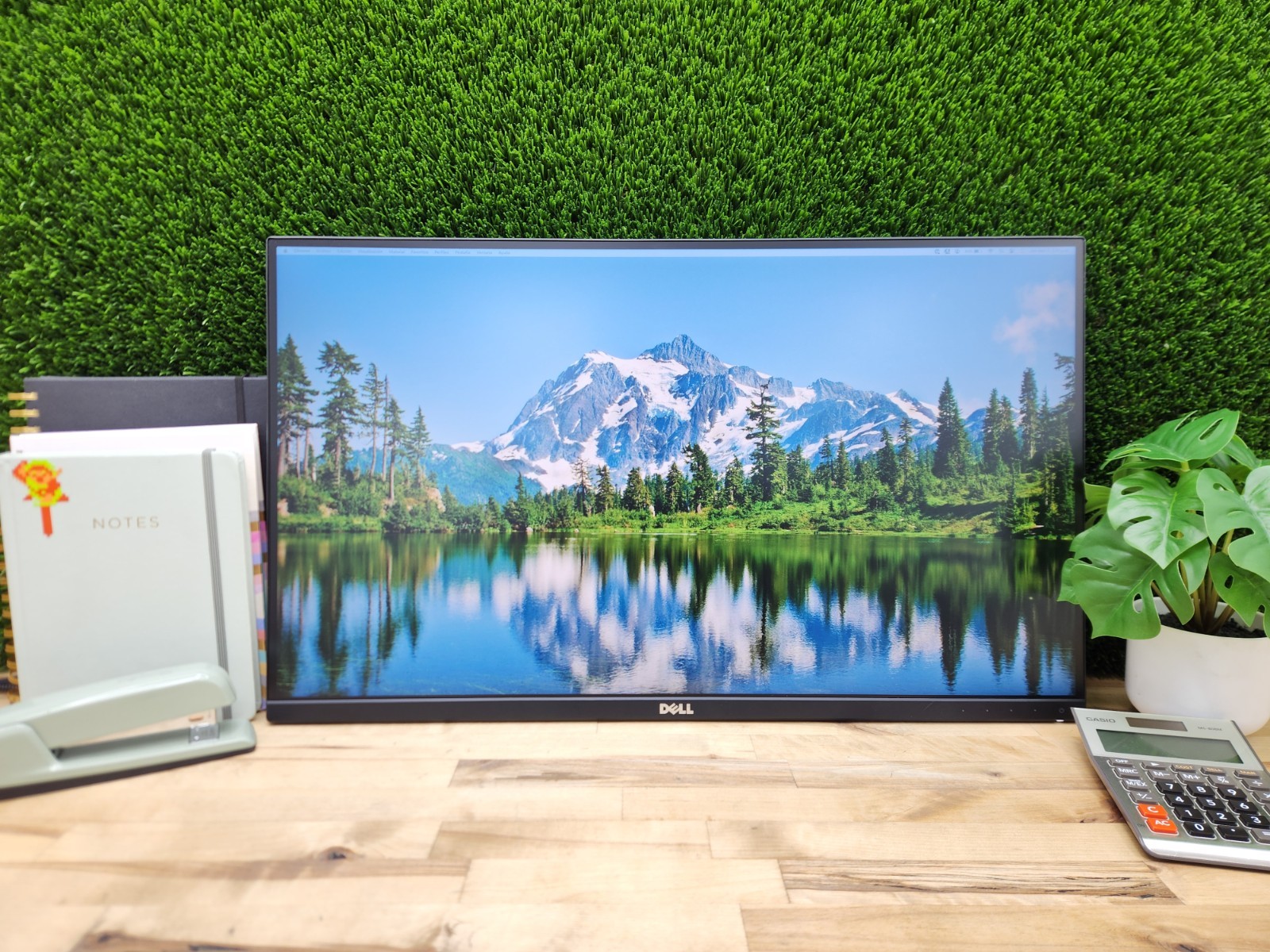 Dell UltraSharp U2715Hc 27"QHD 2560x1440 Widescreen Monitor  (No Stand)