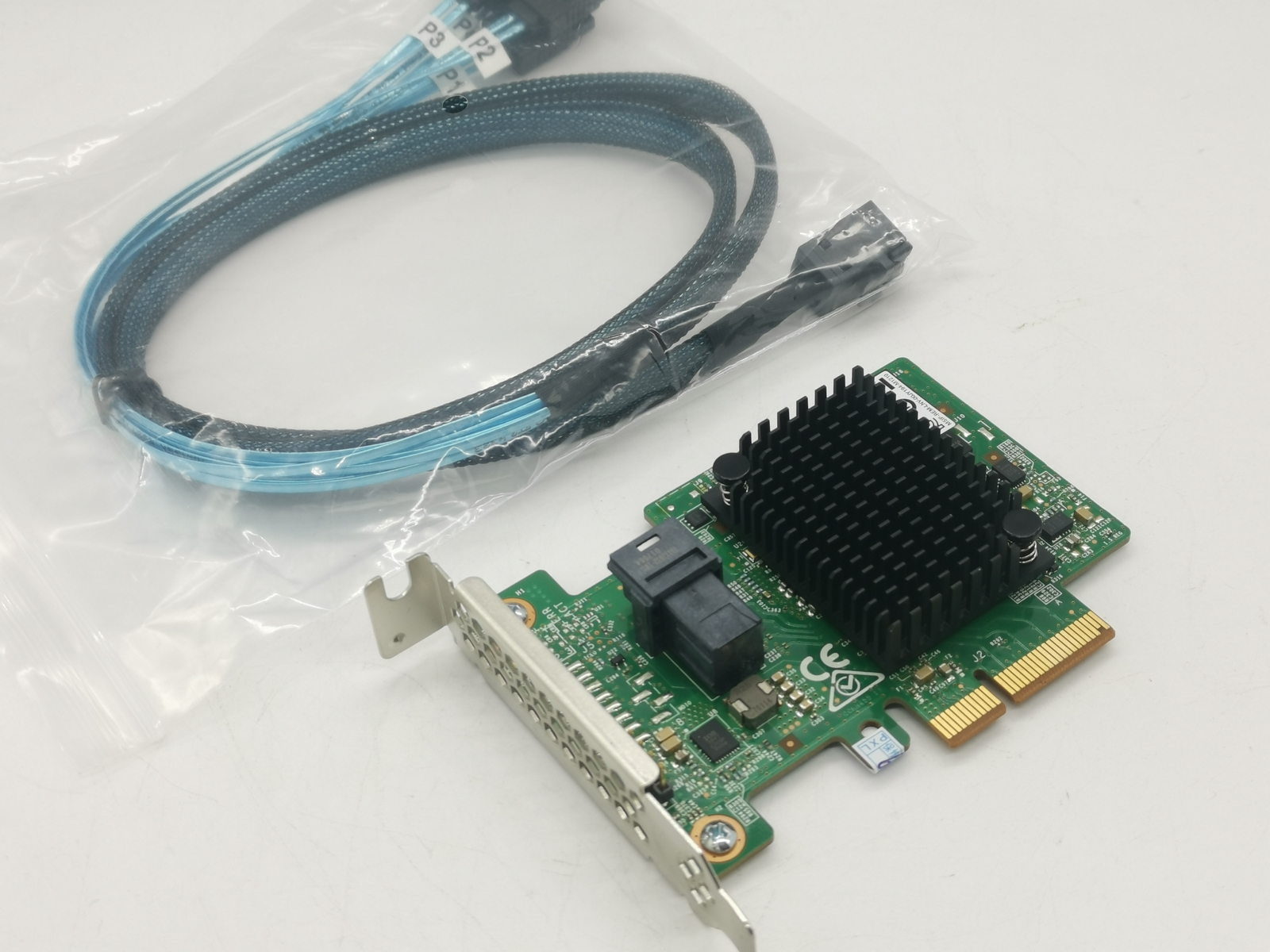 00JY196 IBM Lenovo ServeRAID M1210 12G Controller SAS3008 9300-4I + 8643 cabe