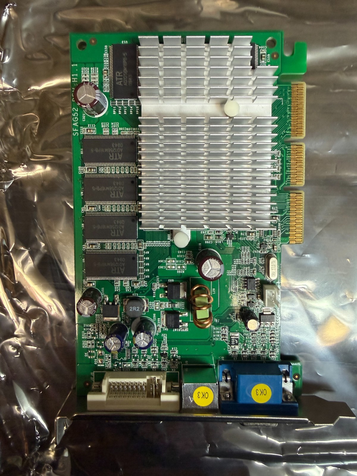 **NOS | UN-USED** Sparkle NVIDIA GeForce FX 5200 128MB AGP SFAG52 H1.1 SFAG52