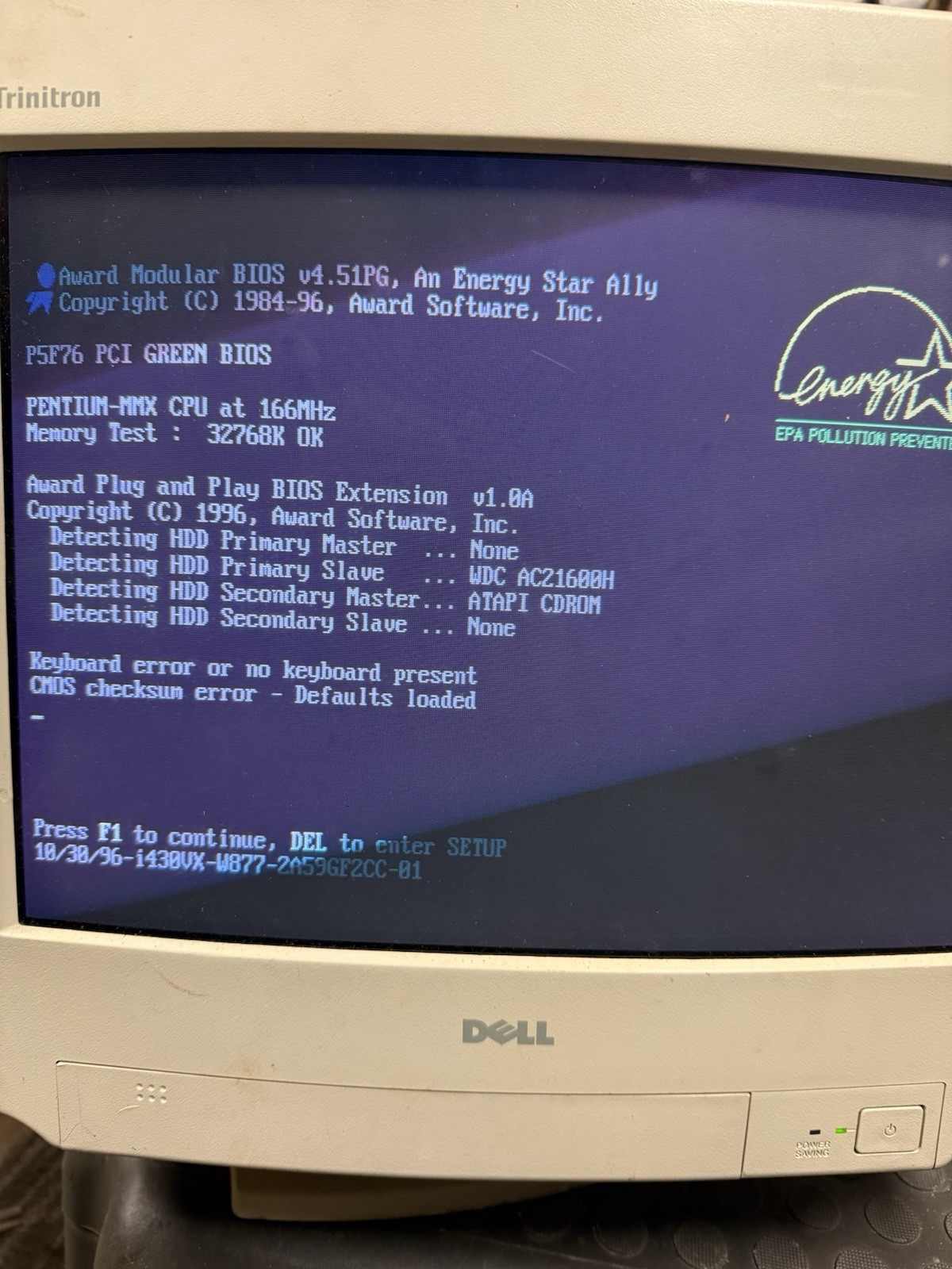 Dell Trinitron D825HT UltraScan 800HS Series CRT Monitor 14"  Swivel Stand U RD