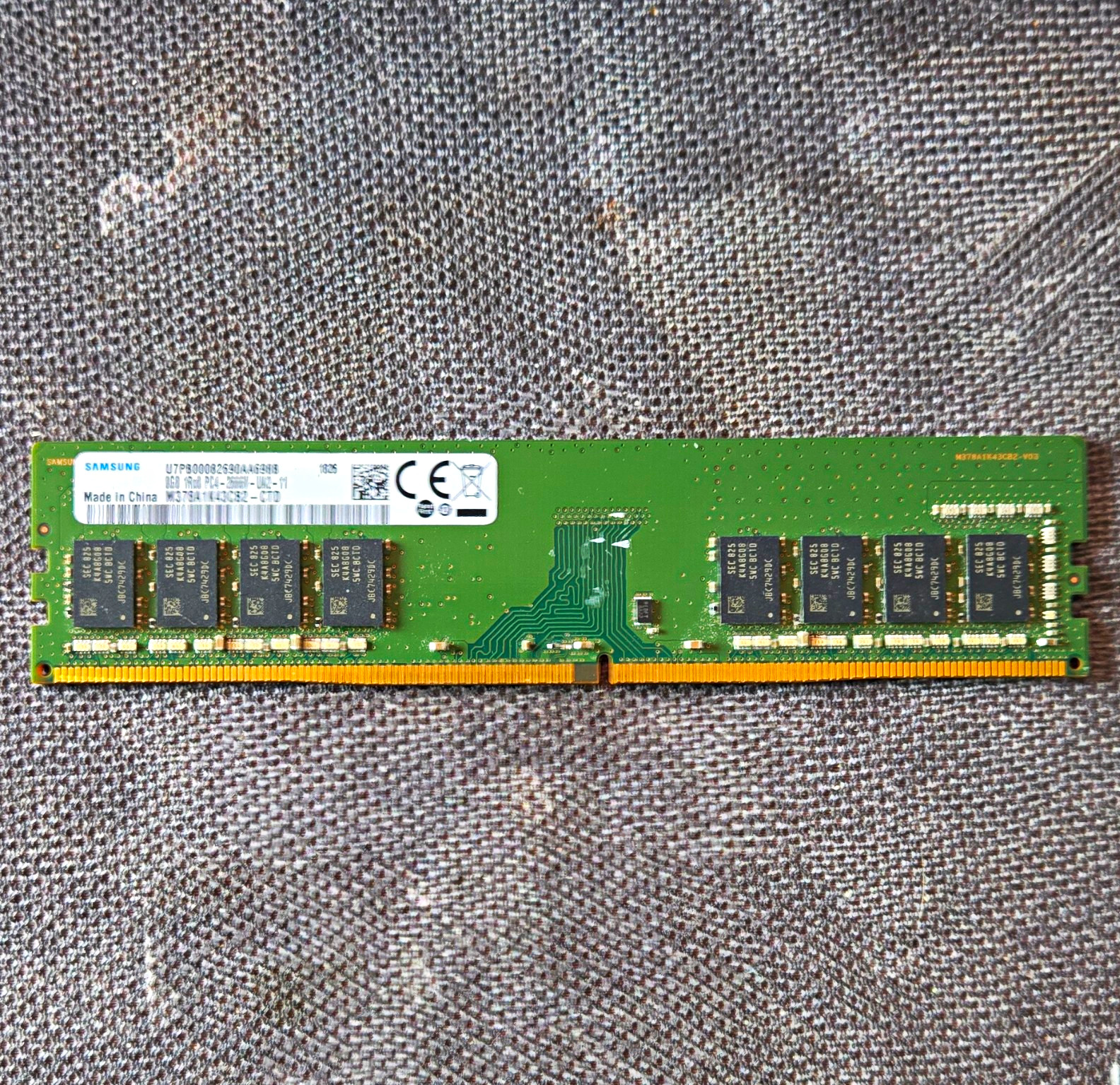 Samsung 8GB (1x8GB) DDR4 PC4-2666V 288-Pin UDIMM M378A1K43CB2-CTD