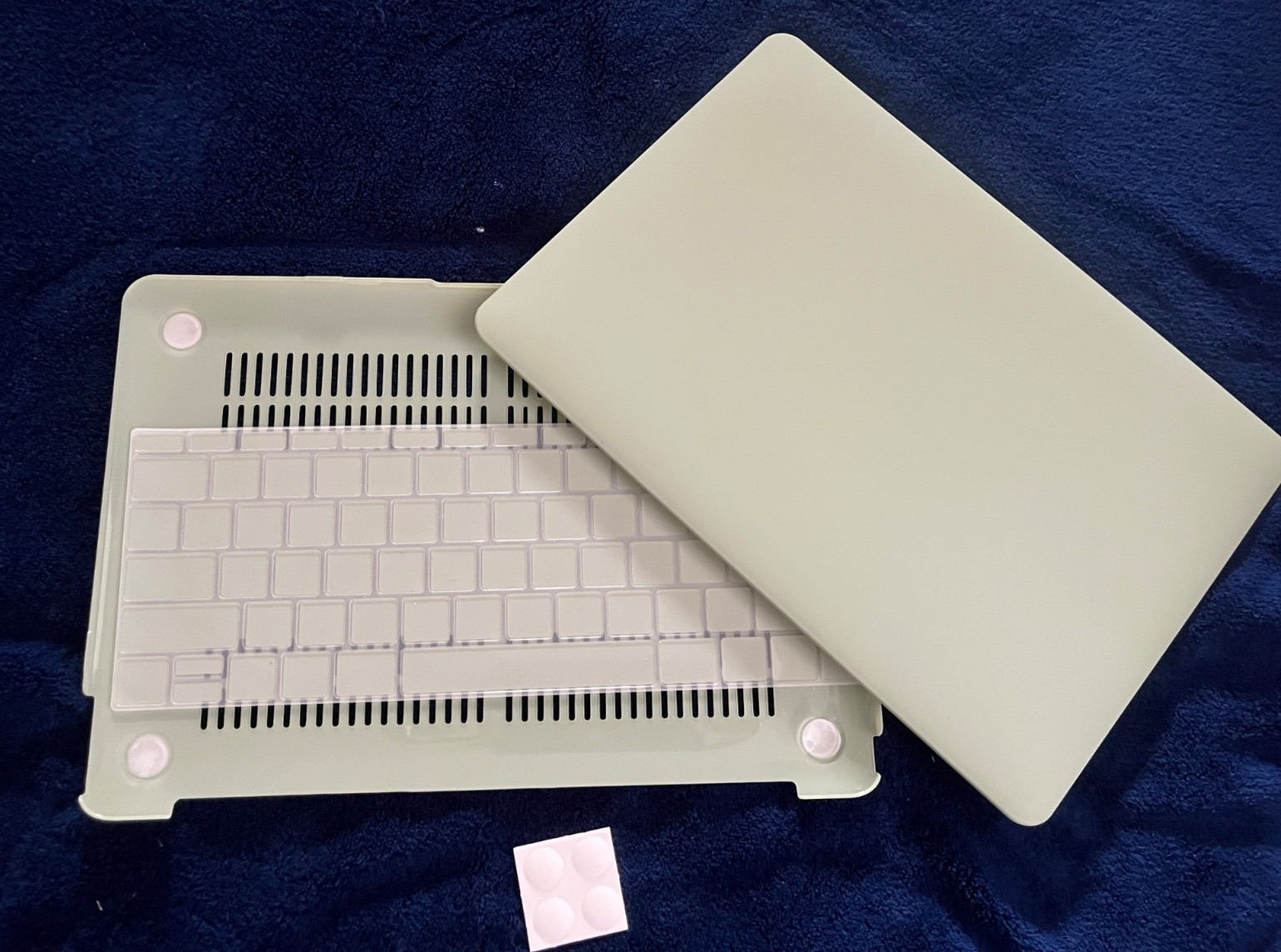 Laptop Cover For Macbook Series 13” MOSISO Green Model Hard Plastic Brand New