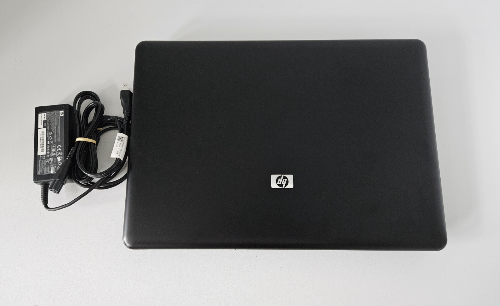 HP Compaq 6830s 17" Laptop Intel Core 2 Duo P8400 2.26GHz 4GB RAM *No HDD/OS*