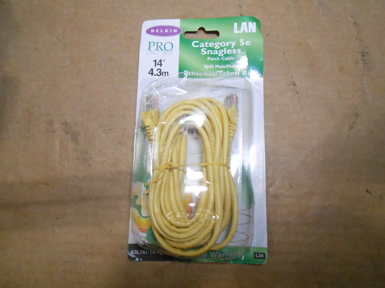 BELKIN 14' 4.3M PRO SERIES CATEGORY 5e SNAGLESS PATCH CABLE RJ45 MALE/MALE
