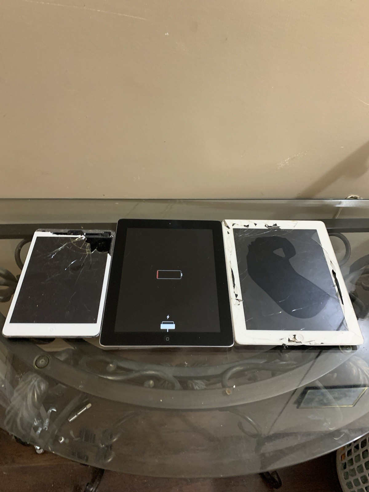 Lot Of 3 Apple iPads For Parts Or Repair