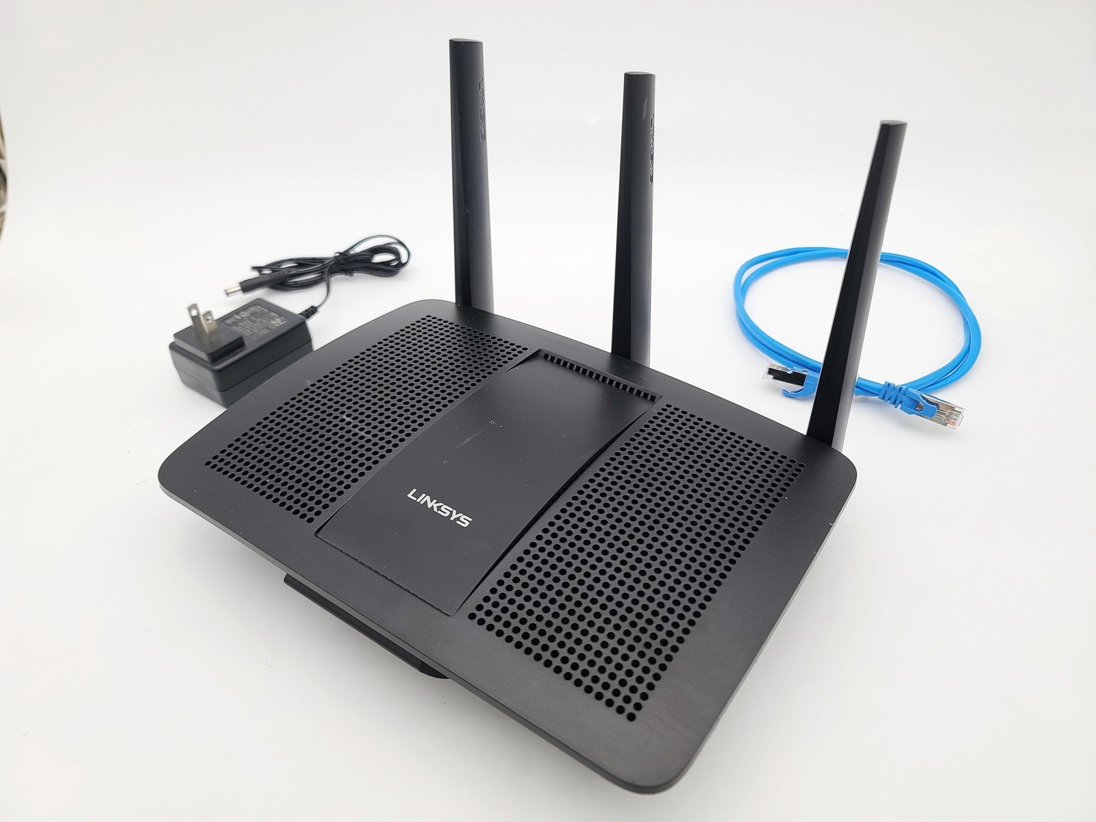 LINKSYS EA7200 AC1750 DUAL BAND WIFI 5 GIGABIT 4 PORT WIRELESS ROUTER W ADAPTER