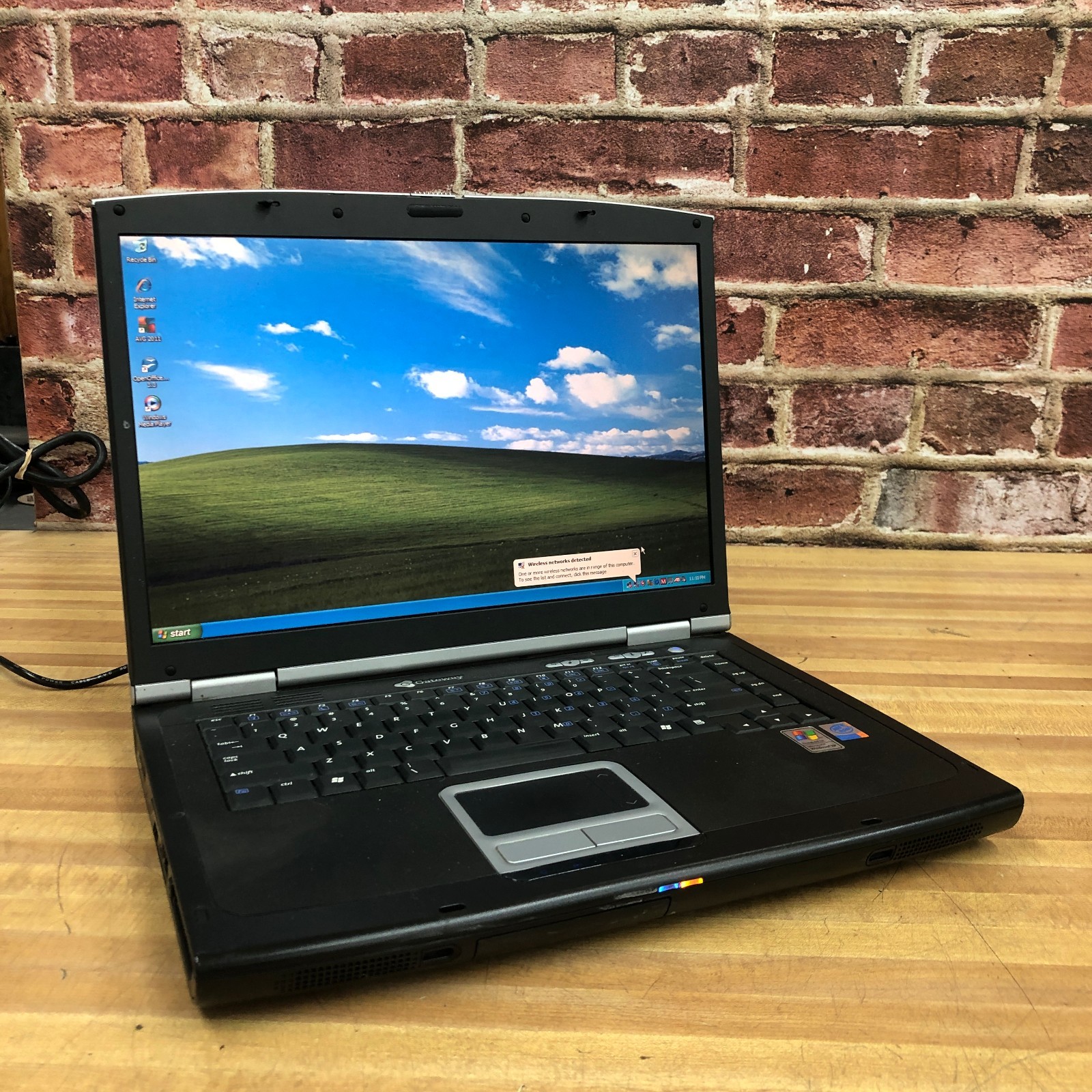 Gateway M520 Retro Gaming Laptop Pentium 4 3.06GHz 512MB RAM (Windows XP)