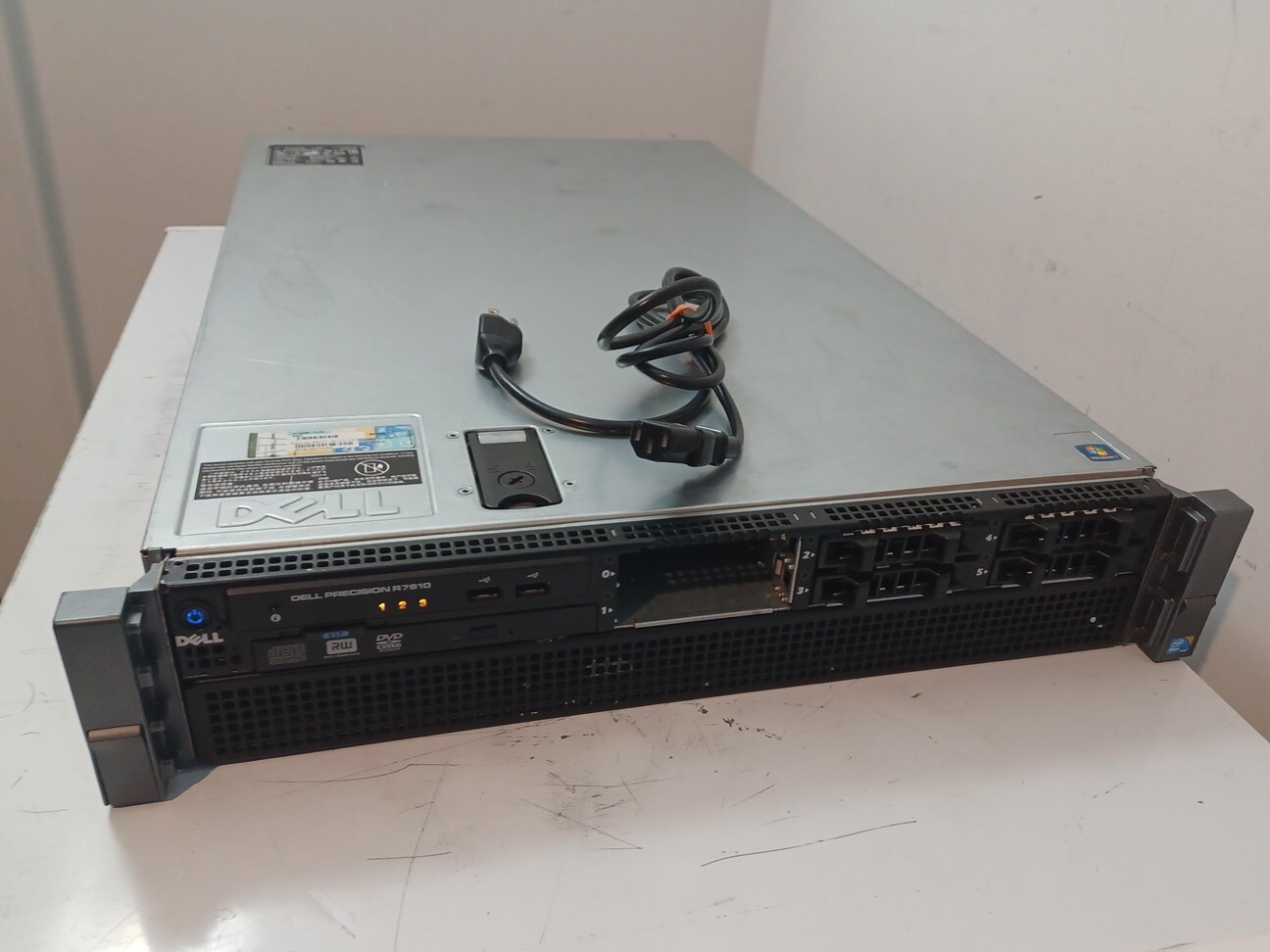 DELL PRECISION R7610 WORKSTATION 1x EIGHT CORE E5-2670 2.6GHz 8GB RAM 4x TRAYS