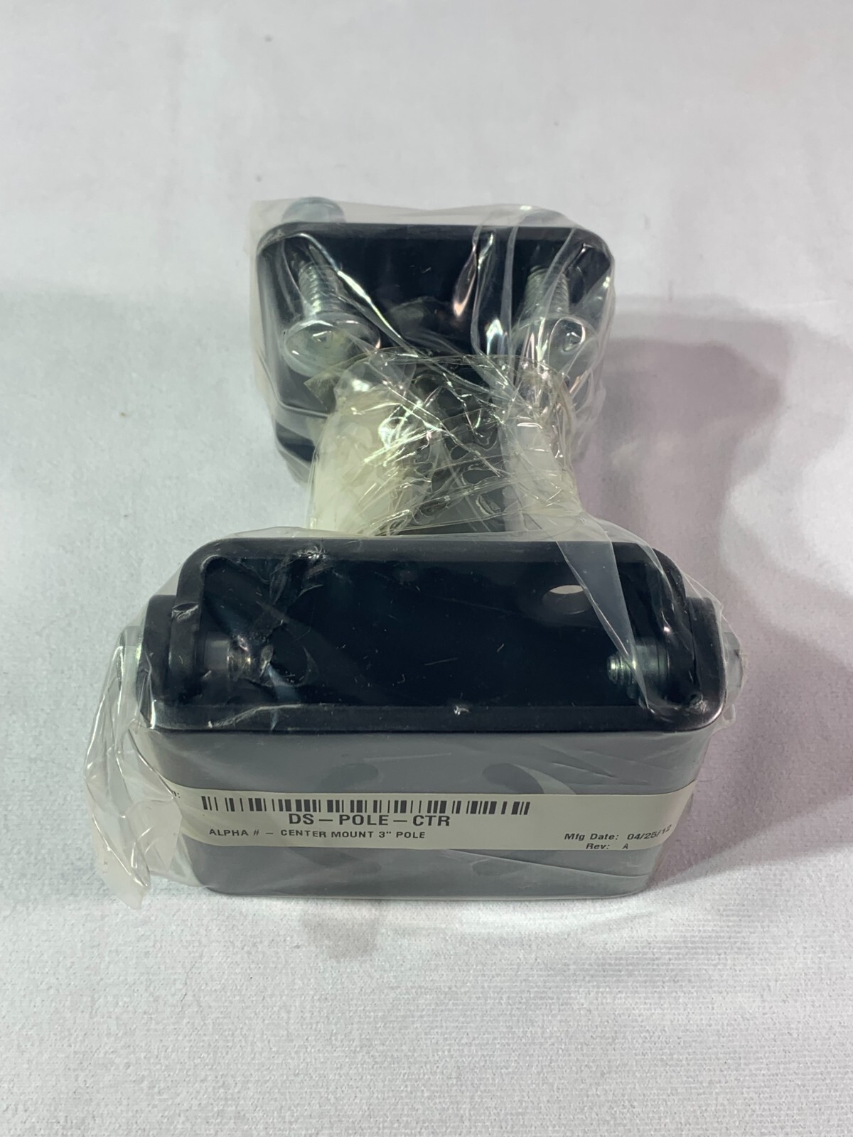 NEW Gamber Johnson DS-POLE-CTR Center Mount 3" Pole