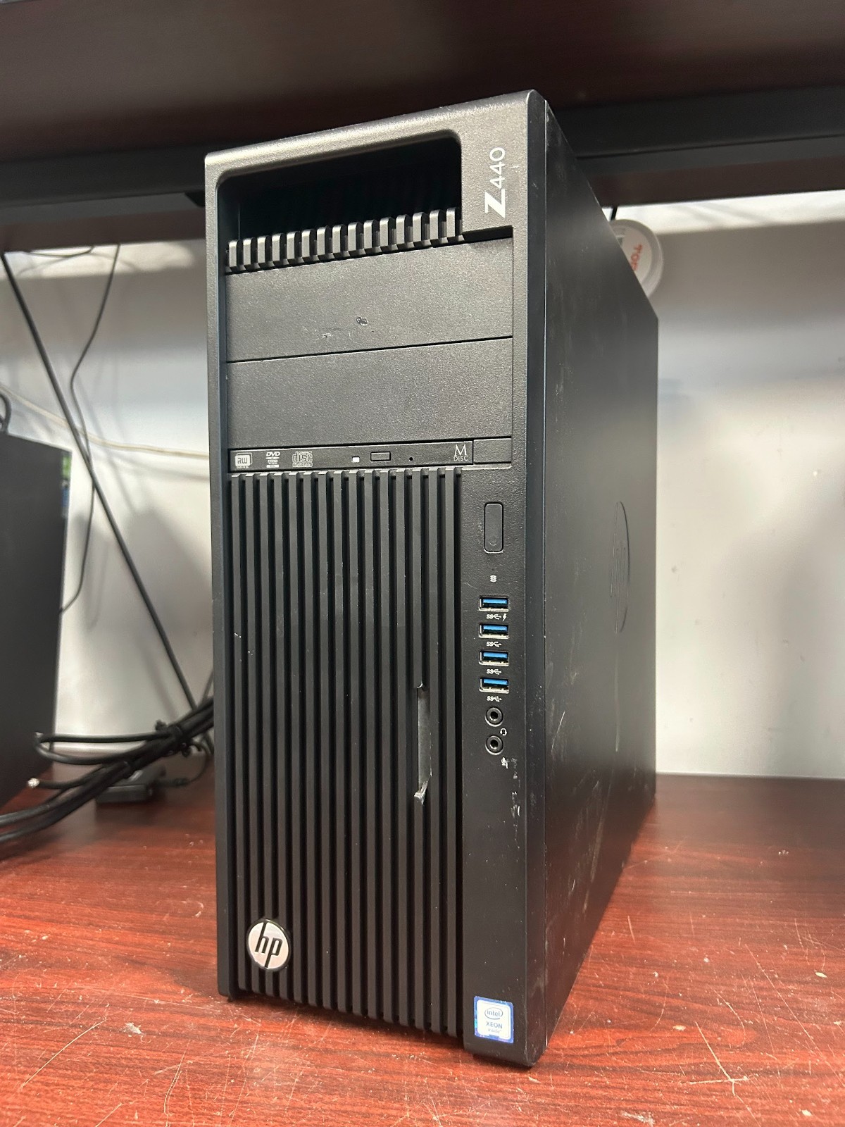 HP Z440 Workstation TWR Xeon E5-1603 v3, 8GB DDR4, NVS310, SB1570, NO SSD/OS #95