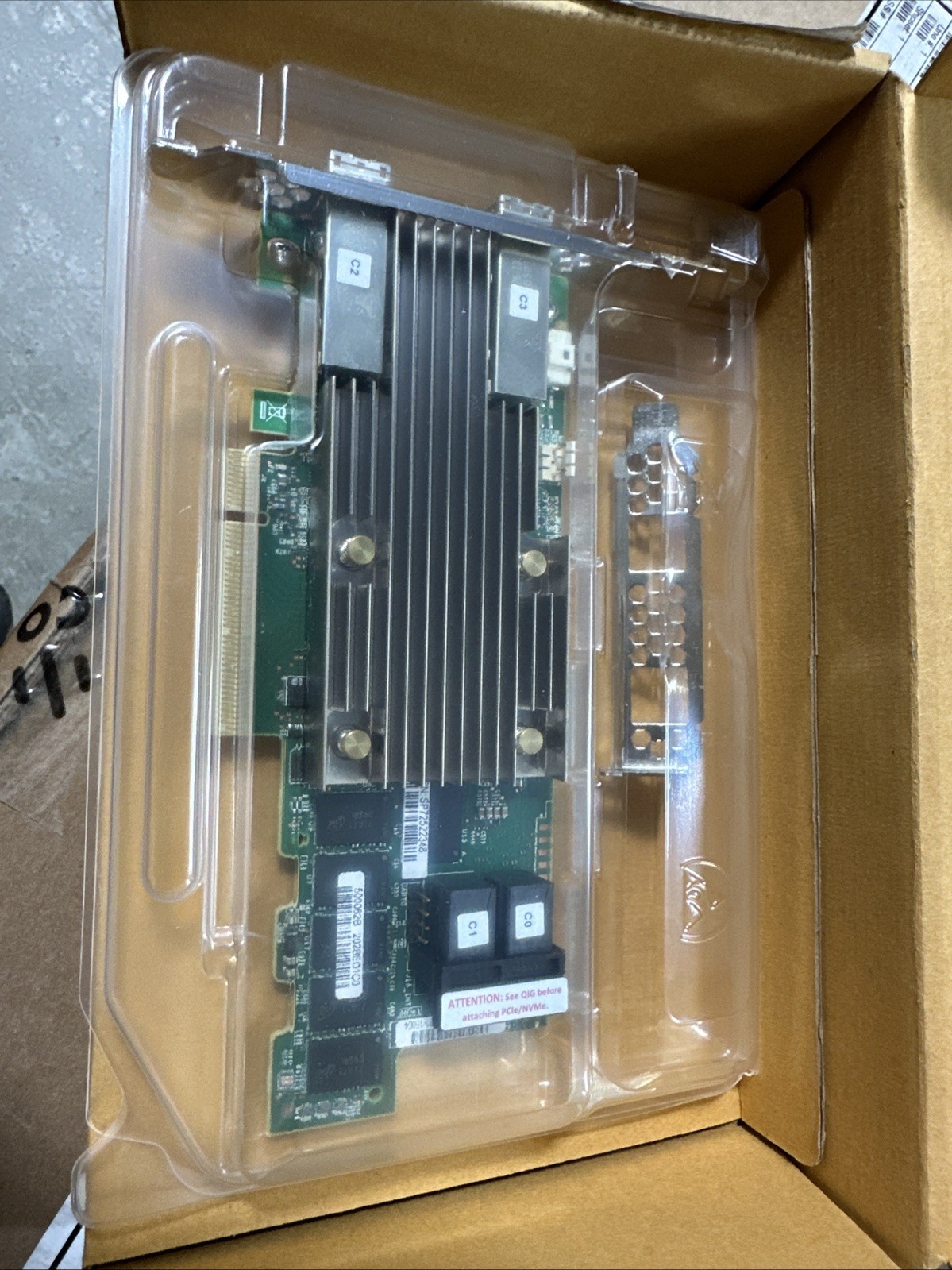 [ I ] Broadcom 05-50031-00 LSI MegaRAID 9480-8i8e 12Gb/s SAS NVMe RAID Card
