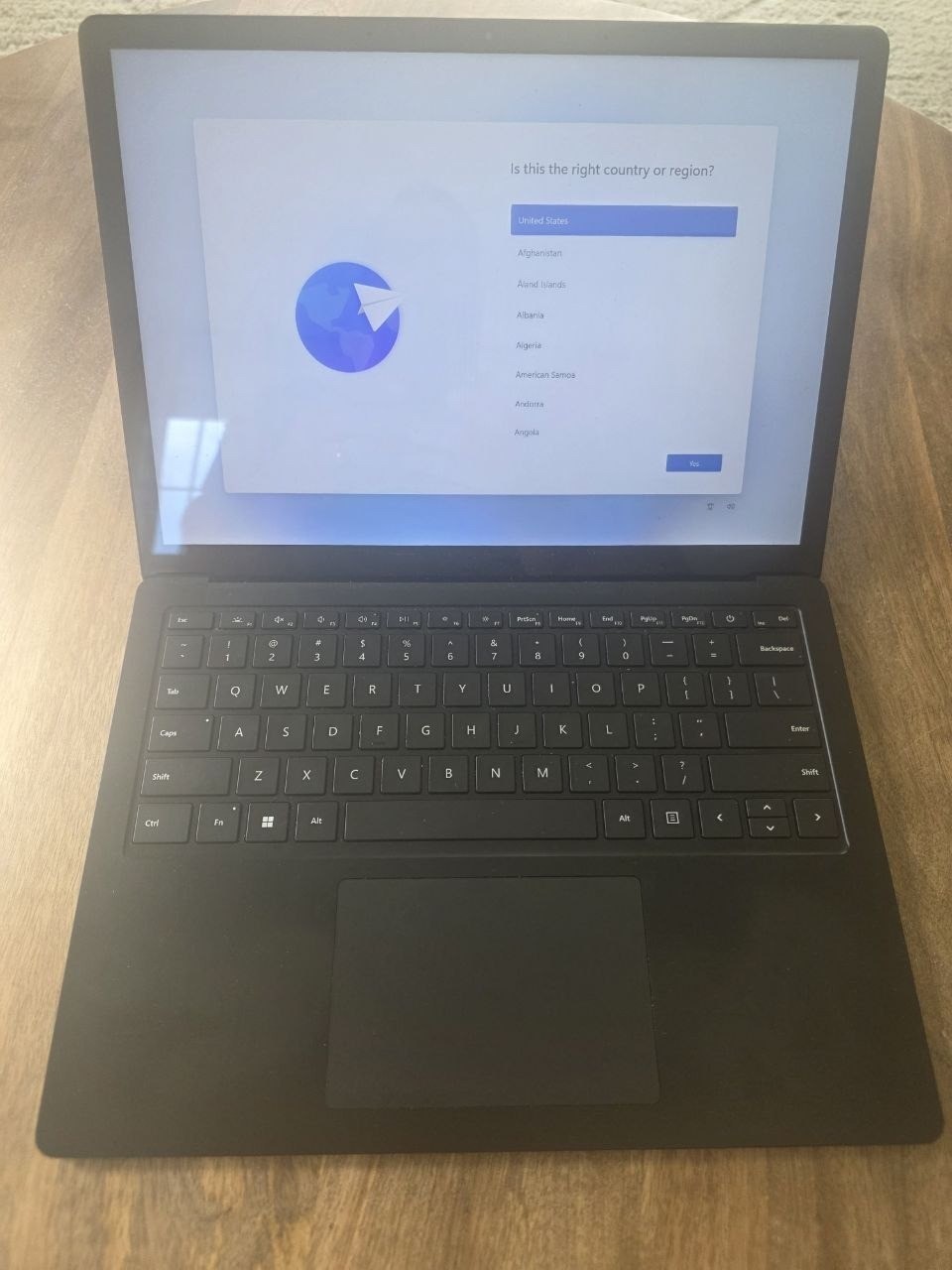 Microsoft Surface Laptop 4 13.5in i7-1185G7 16GB 256GB SSD Touch + Charger