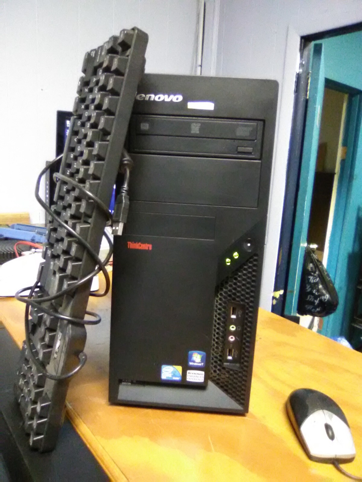 Lenovo ThinkCentre M58 7373 Desktop Core 2 Duo 2.93GHz/8GB/500GB Windows 10 Pro