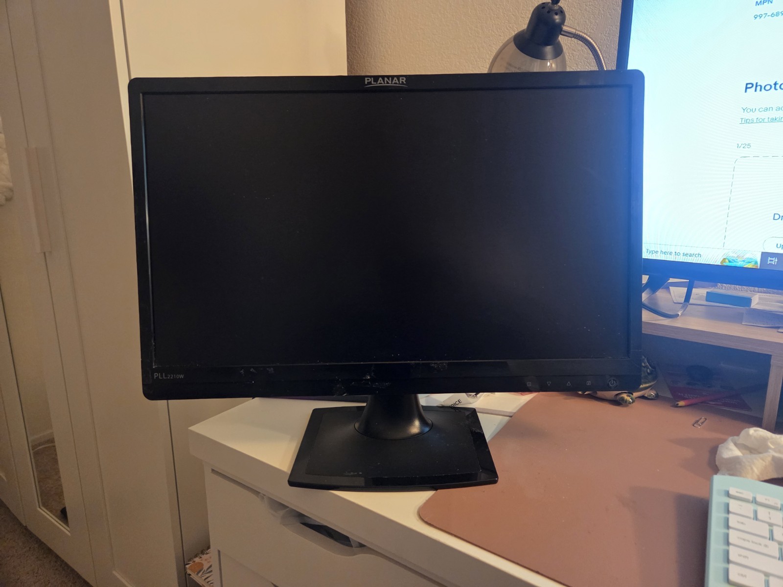 Planar PLL2210W LED LCD Monitor,
